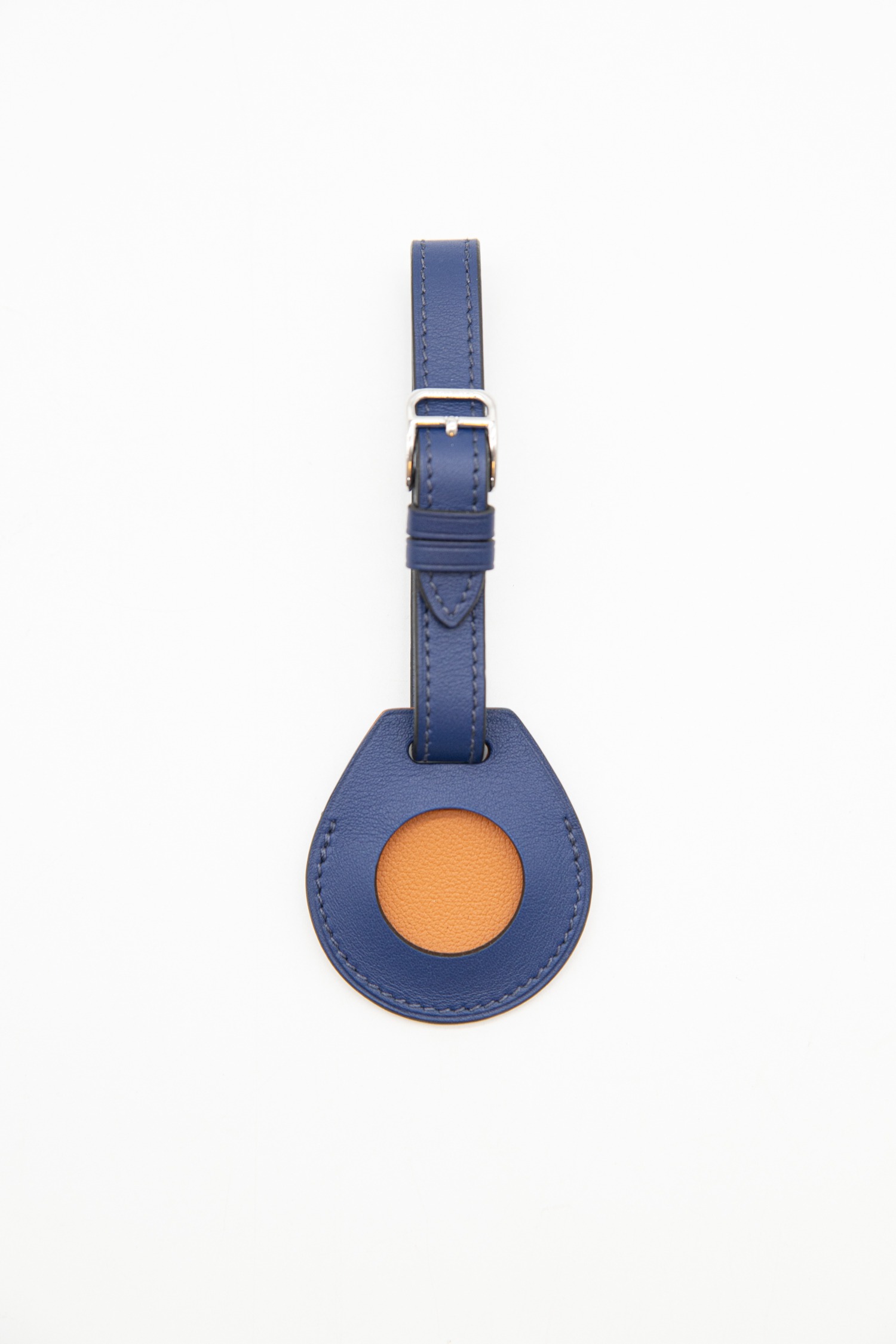 Hermès Taschenanhänger Apple AirTag in Dunkelblau und Silber