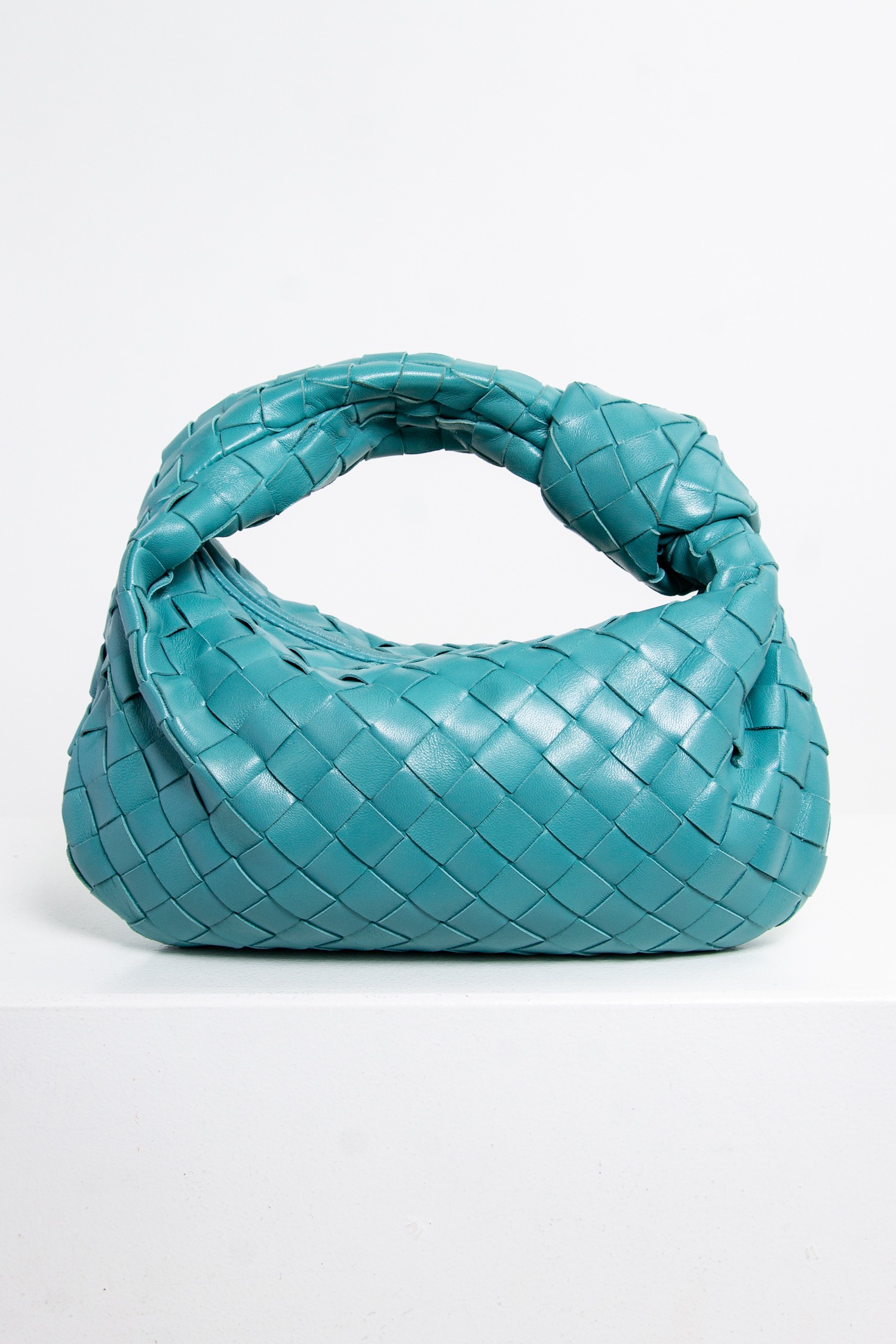 Bottega Veneta "Mini Jodie" in türkis