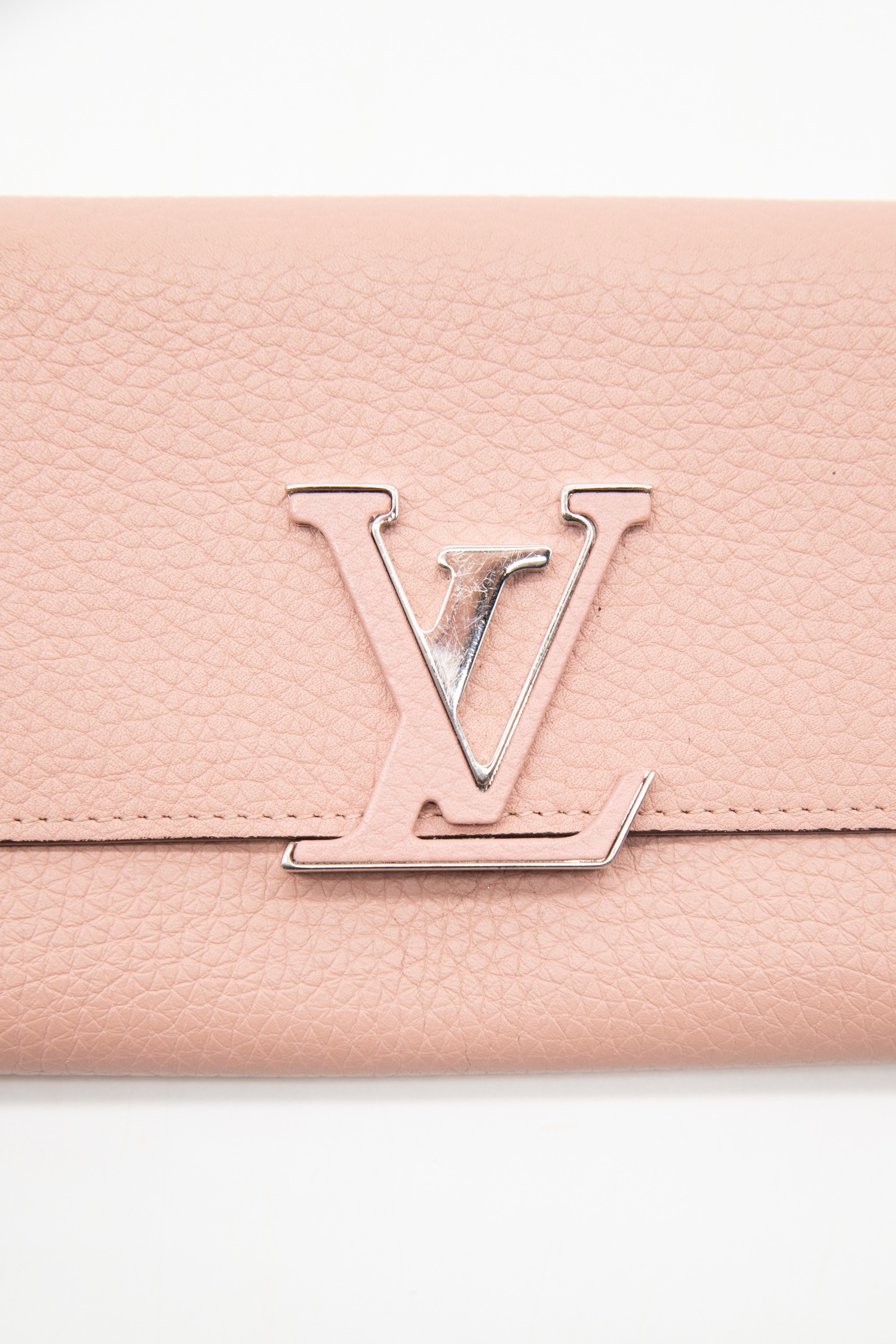 Louis Vuitton "Capucines" Portemonnaie in Rosa