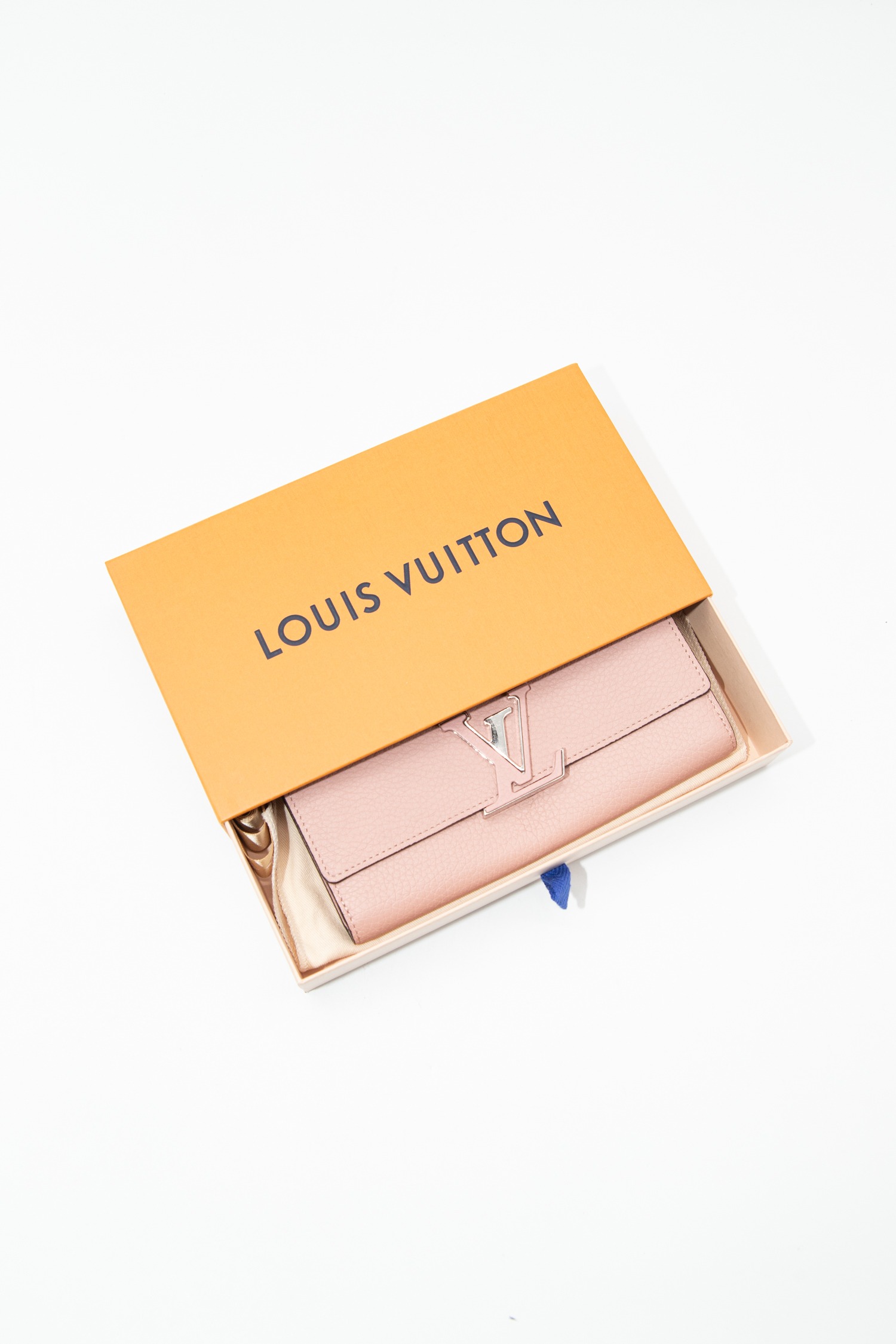 Louis Vuitton "Capucines" Portemonnaie in Rosa