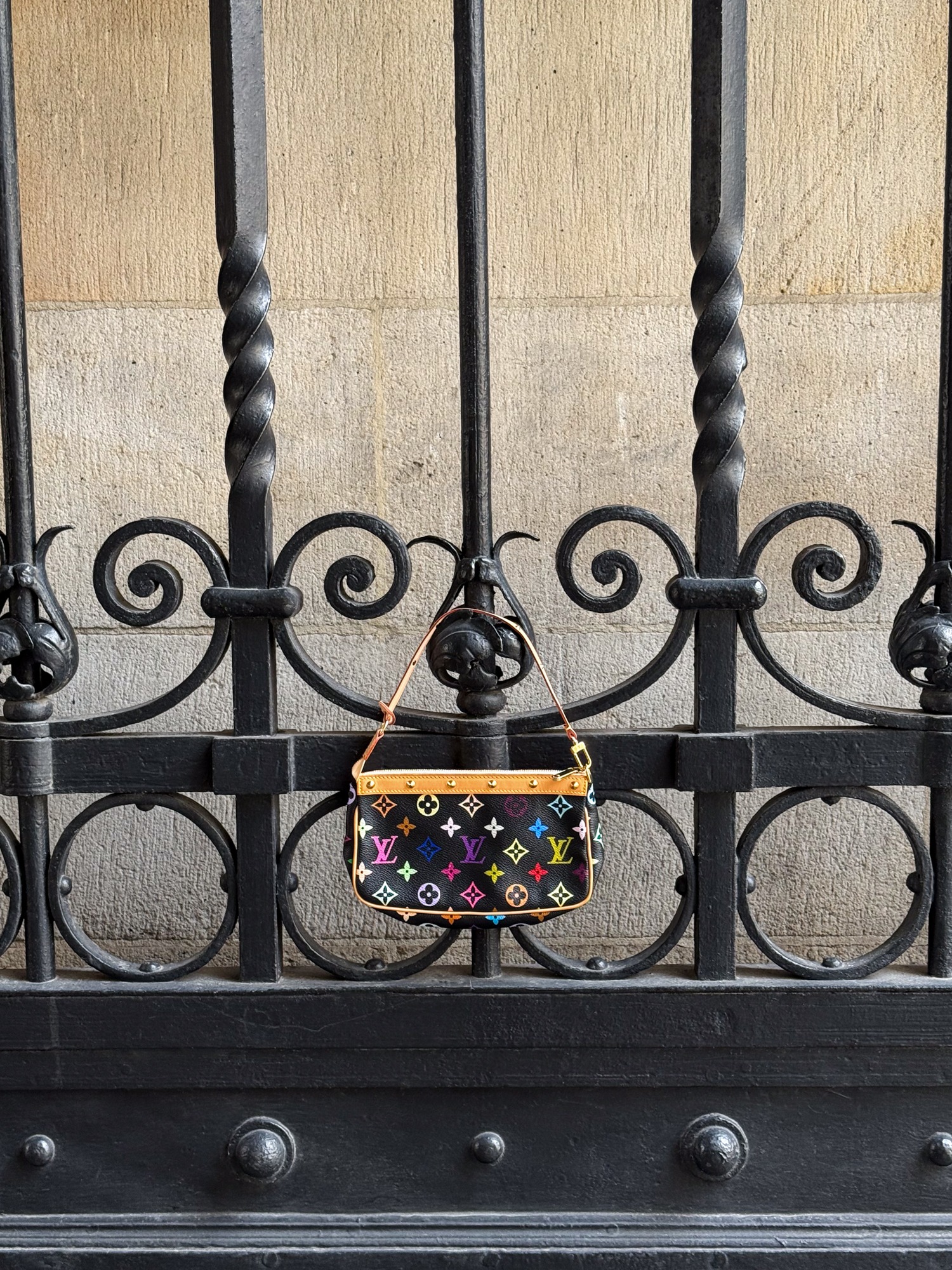 Louis Vuitton kleine Multicolor Pouchette in Schwarz und Bunt