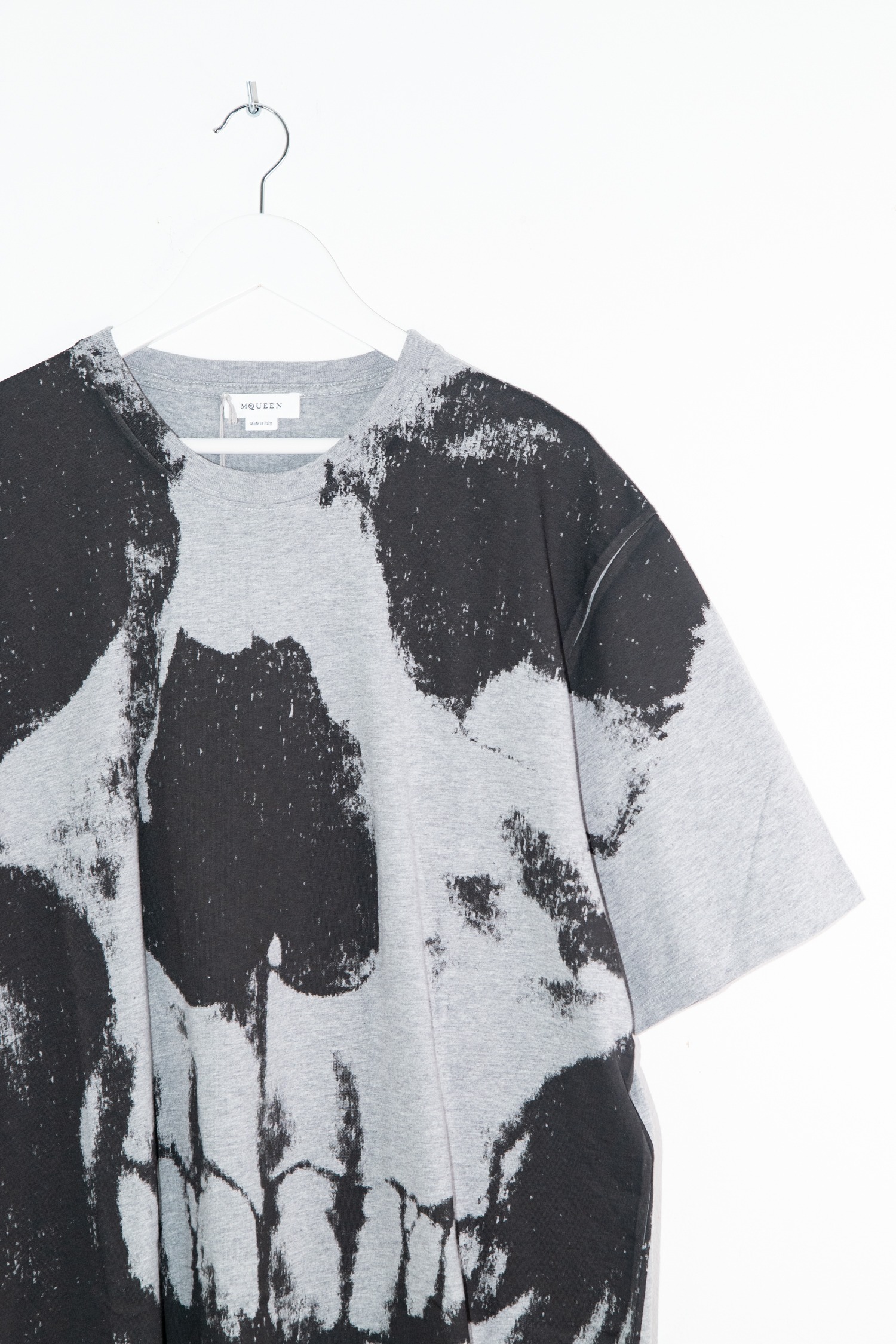 Alexander McQueen Oversized T-Shirt in Hellgrau und Schwarz