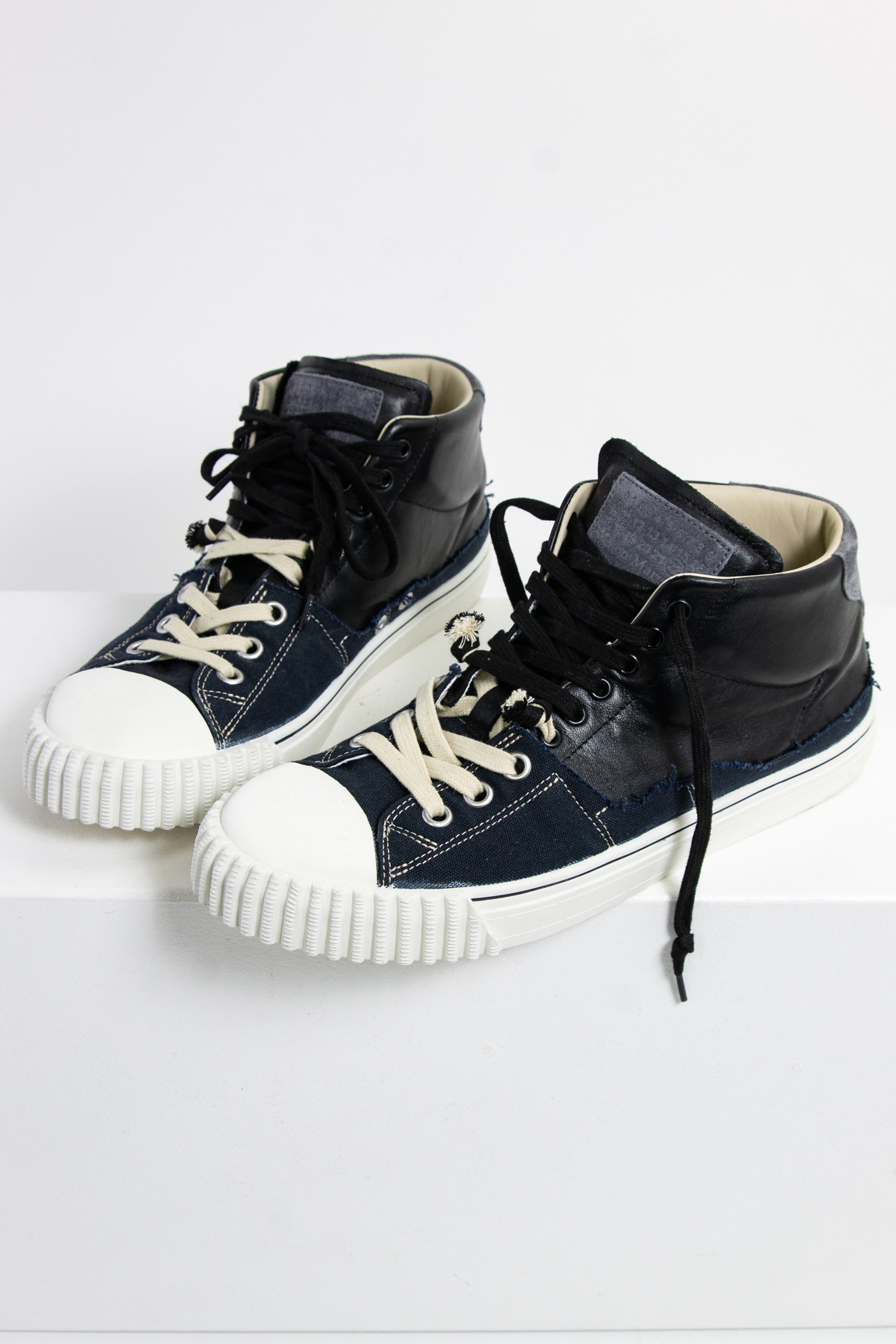 Maison Margiela "Evolution" High-Top-Sneaker mit Jeans-Besatz
