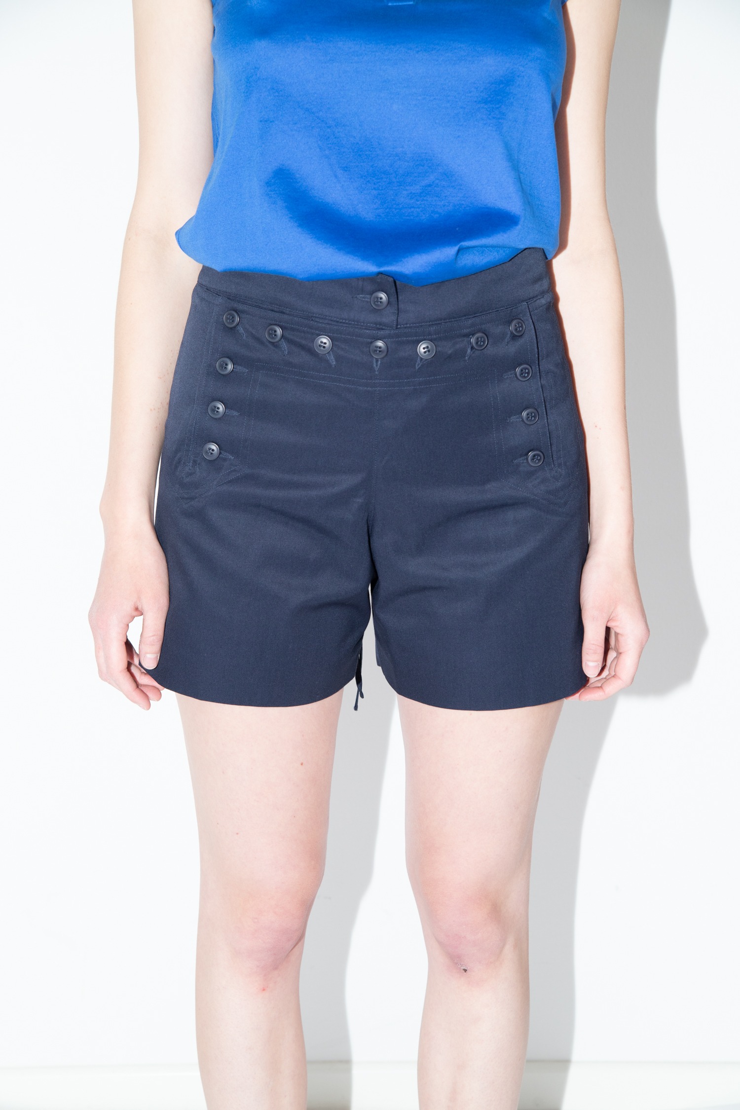 Miu Miu Shorts im Marine-Stil im Dunkelblau