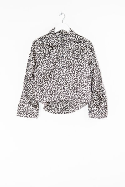 Odeeh Bluse mit Leomuster in Hellgrau und Schwarz