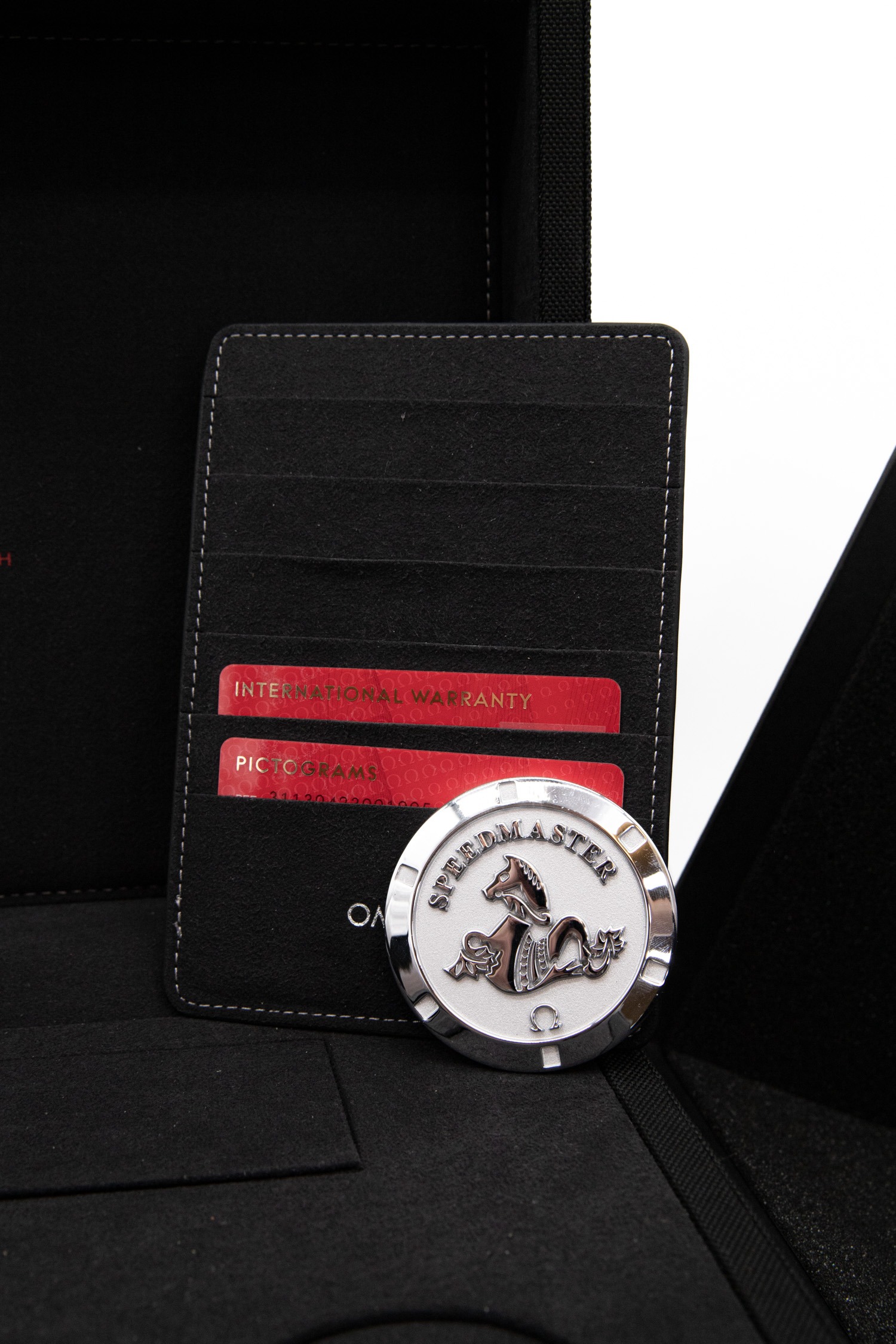 Omega "Speedmaster Legendary Moonwatch" Uhr in Schwarz und Silber