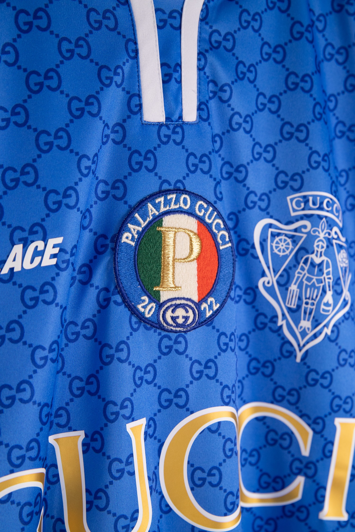 Gucci x Palace Trikot in Blau und Gold
