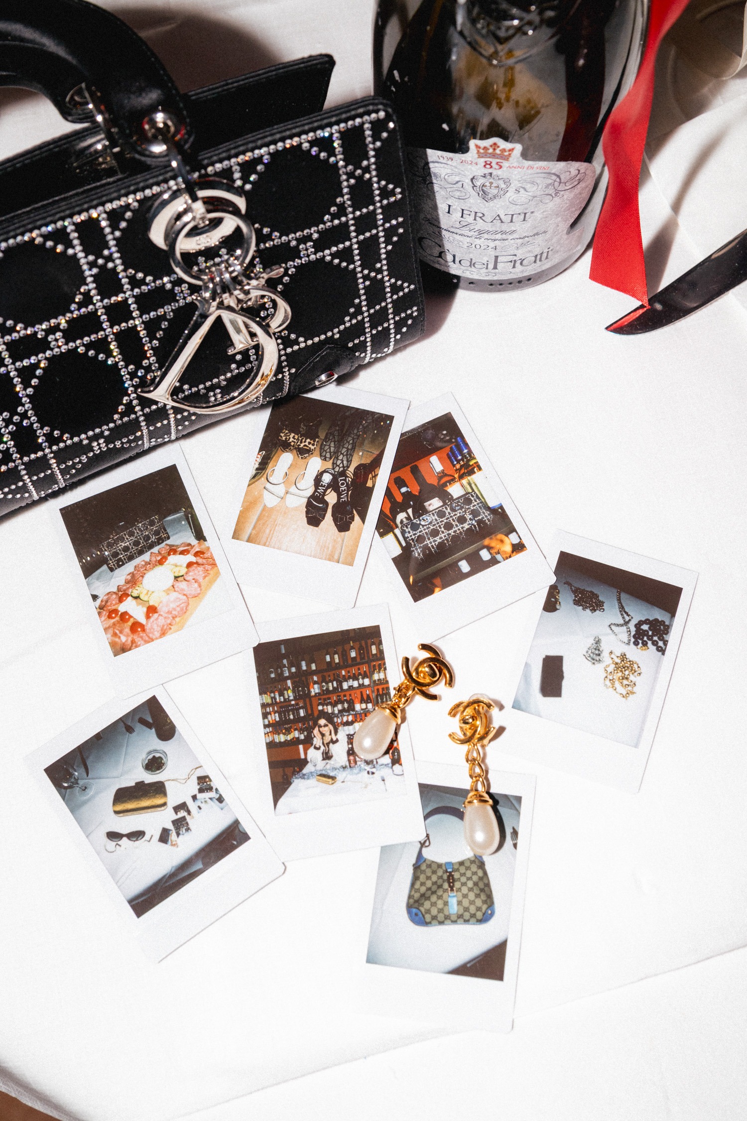 Vintage Chanel Ohrringe mit CC-Logo und Perlenanhänger in Gold