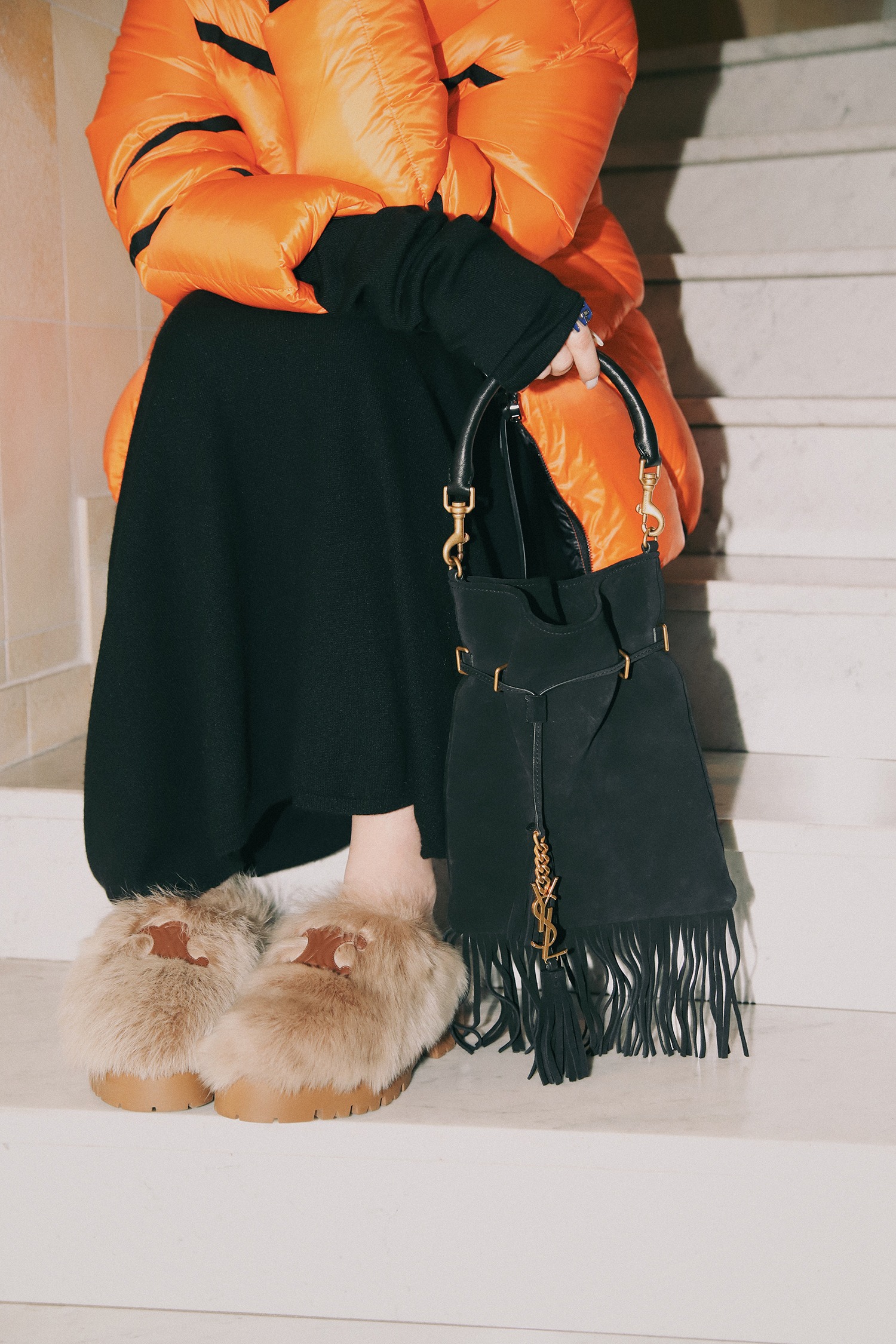 Vintage Saint Laurent Schultertasche mit Fransen in Schwarz