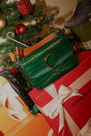 Festive Season 2025 - Aktuelle Informationen zu Öffnungszeiten, Versand etc.