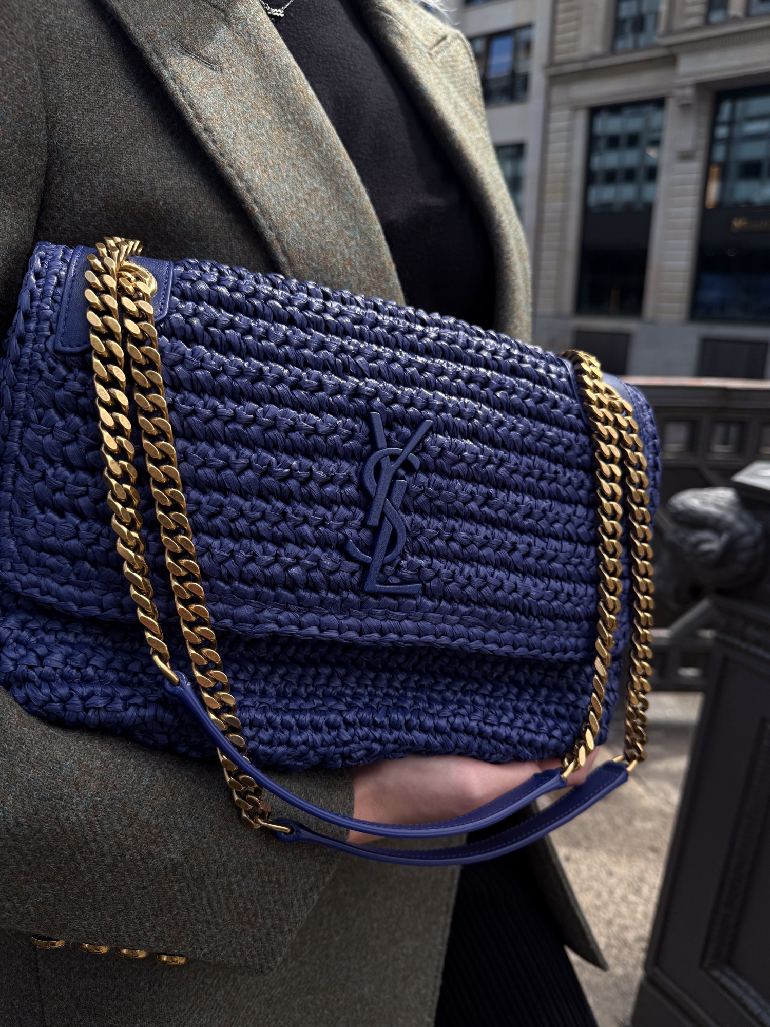 Saint Laurent "Niki" Schultertasche in Kobaltblau