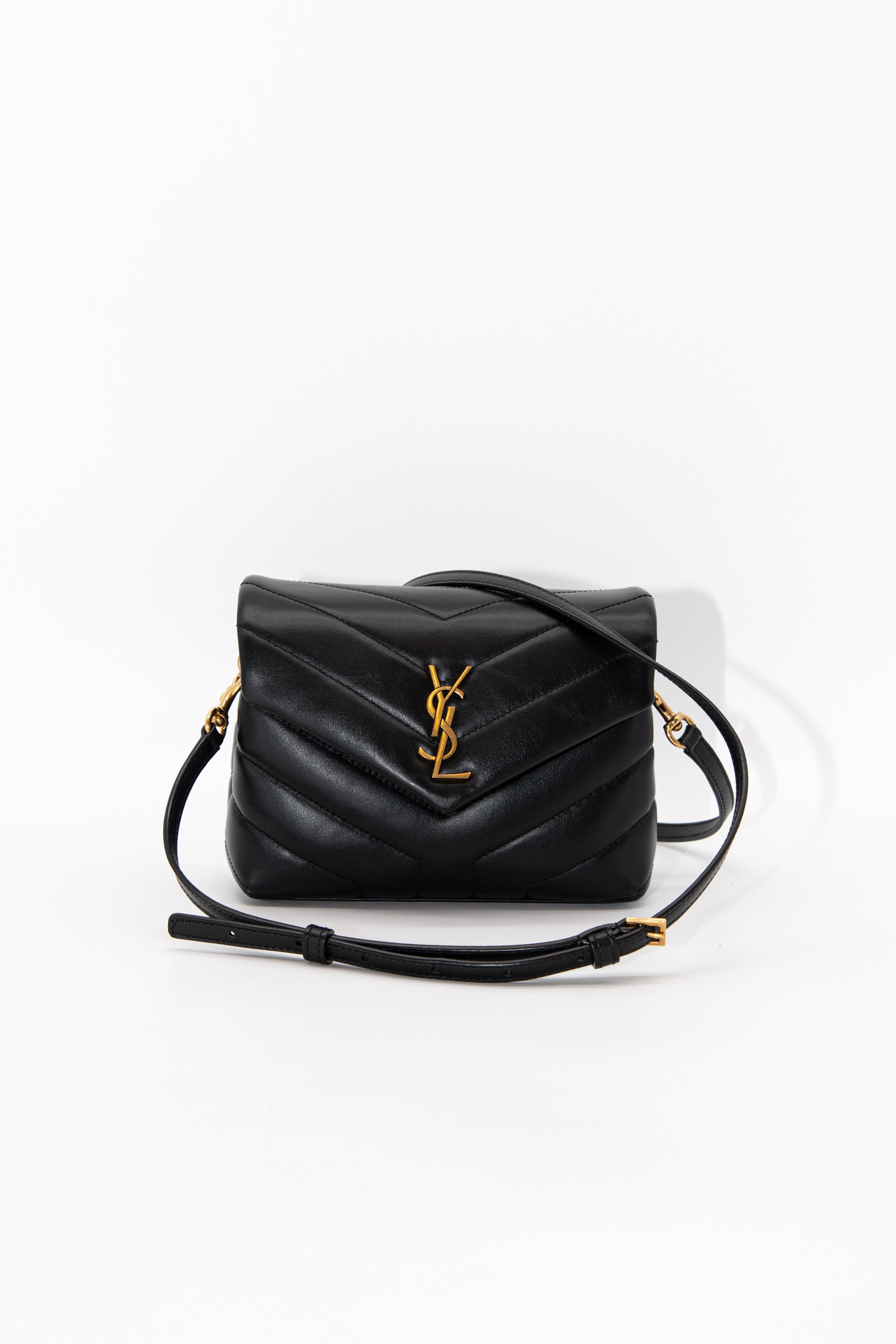 Saint Laurent "Loulou Toy" Umhängetasche in Schwarz