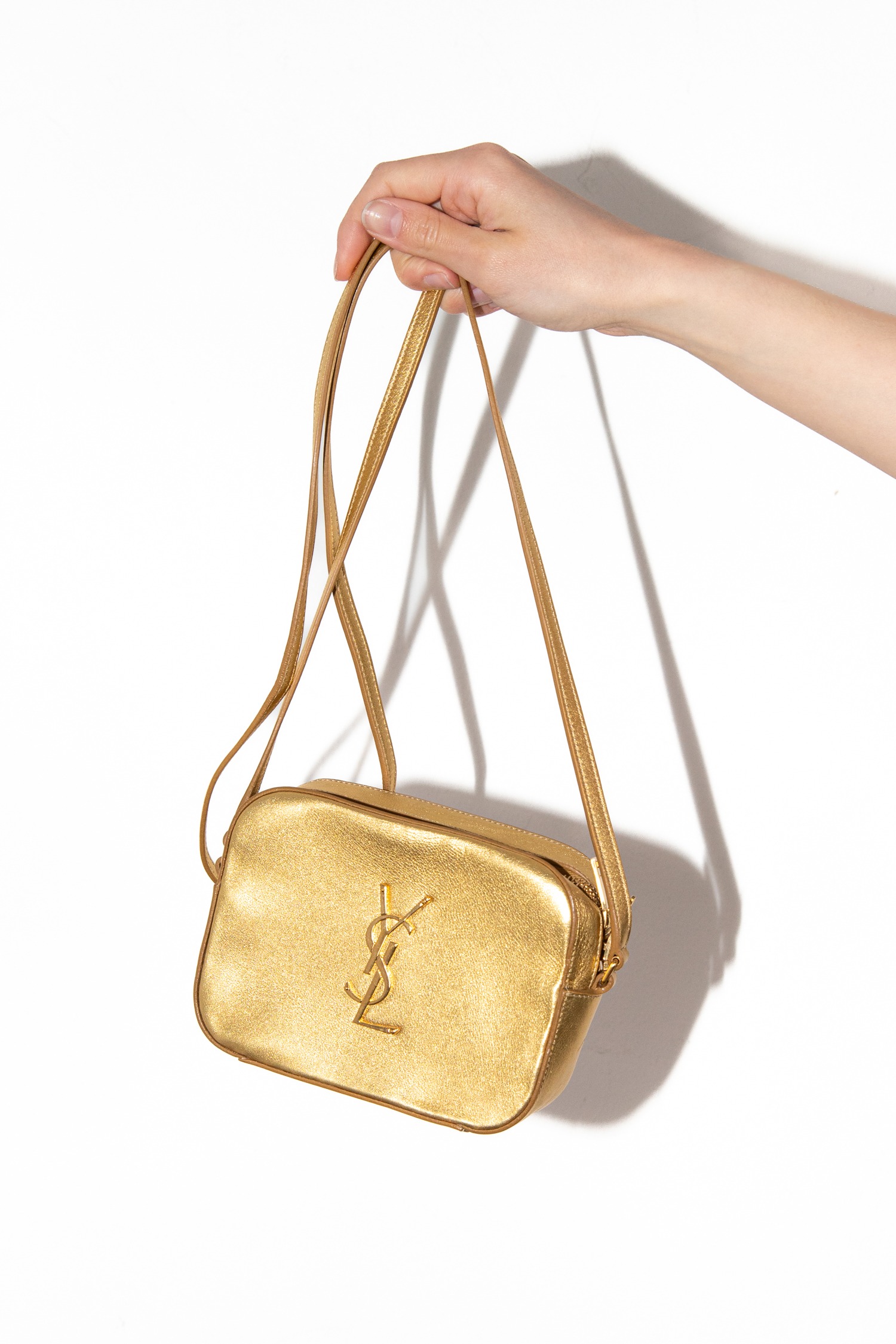 Saint Laurent "Classic Camera Bag" Umhängetasche in Gold