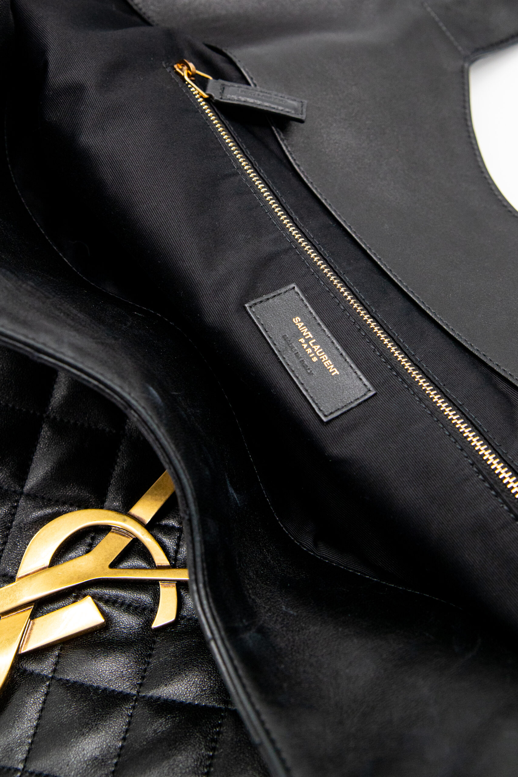 Saint Laurent "Icare" Maxi Shopper in Schwarz und Gold