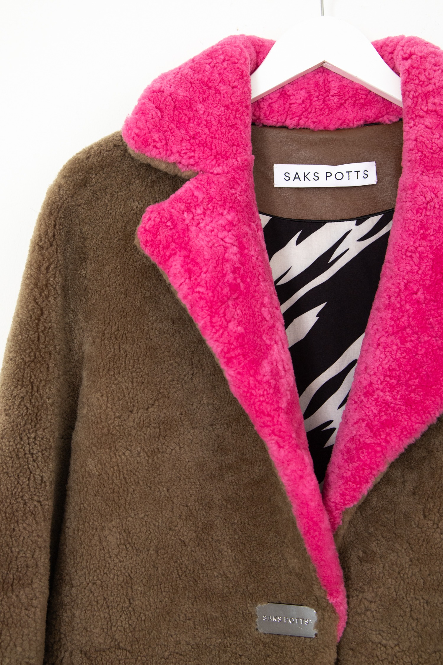 Saks Potts "Febbe" Lammfellmantel in Braun, Pink und Blau