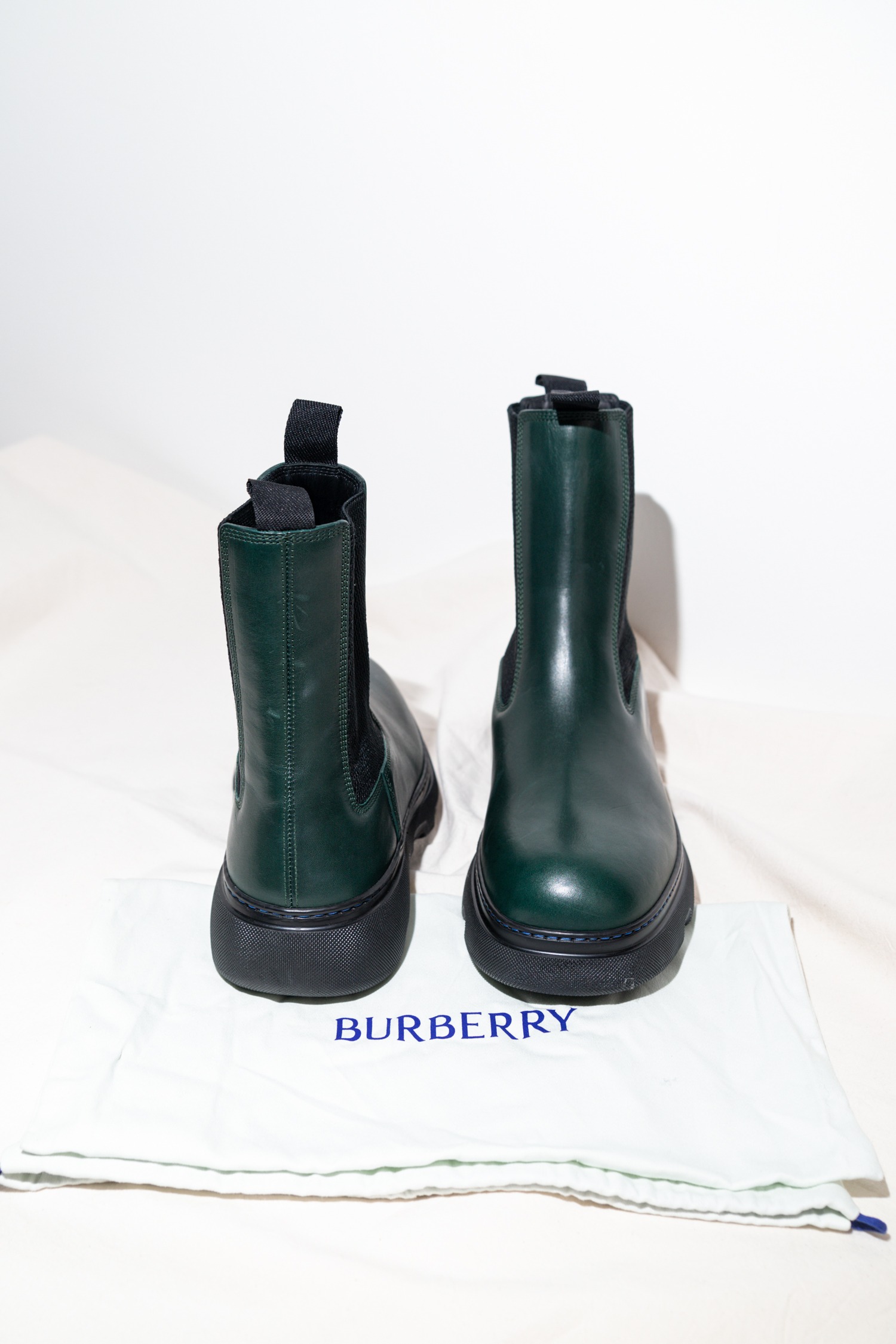 Burberry "Creeper" Chelsea Boots in Grün