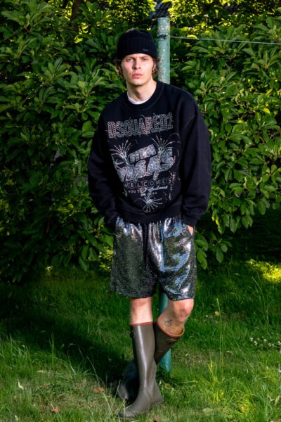 A. M. Couture Shorts mit Pailletten in Silber