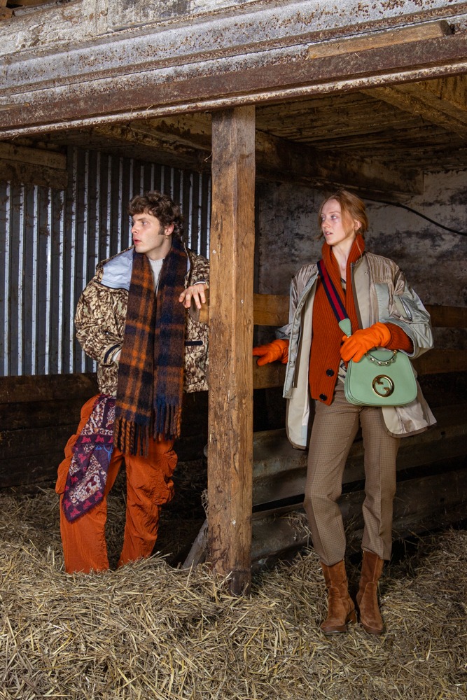 Sunnei Cargohose in Orange