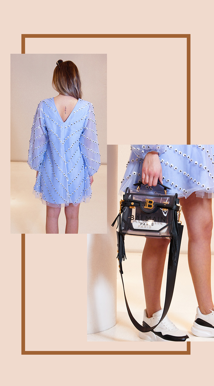 Designer Second Hand: Hellblaues Chiffon-Kleid von Ganni + Transparente Handtasche von Balmain