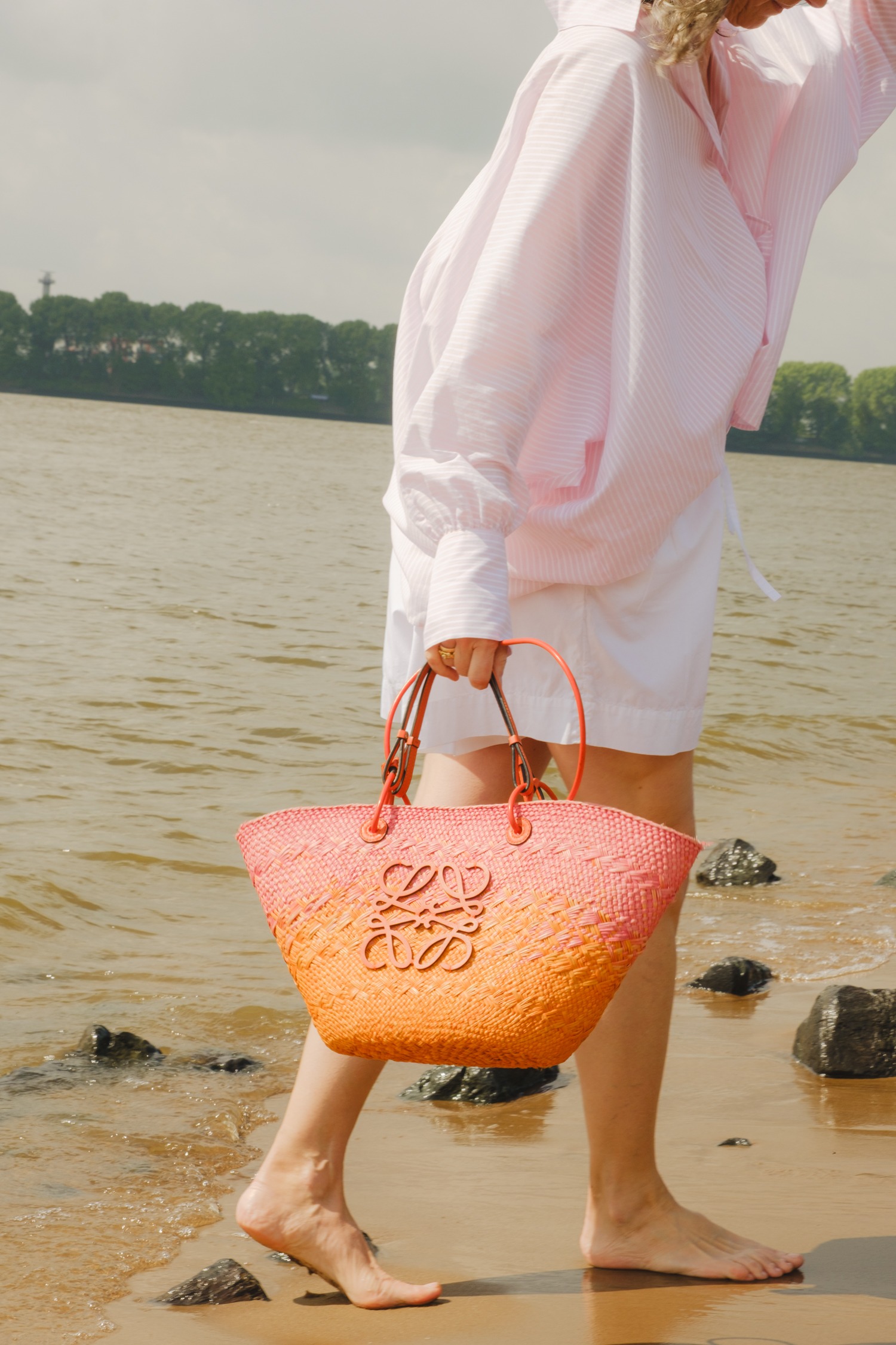 Loewe "Anagram" Shopper in Orange und Pink
