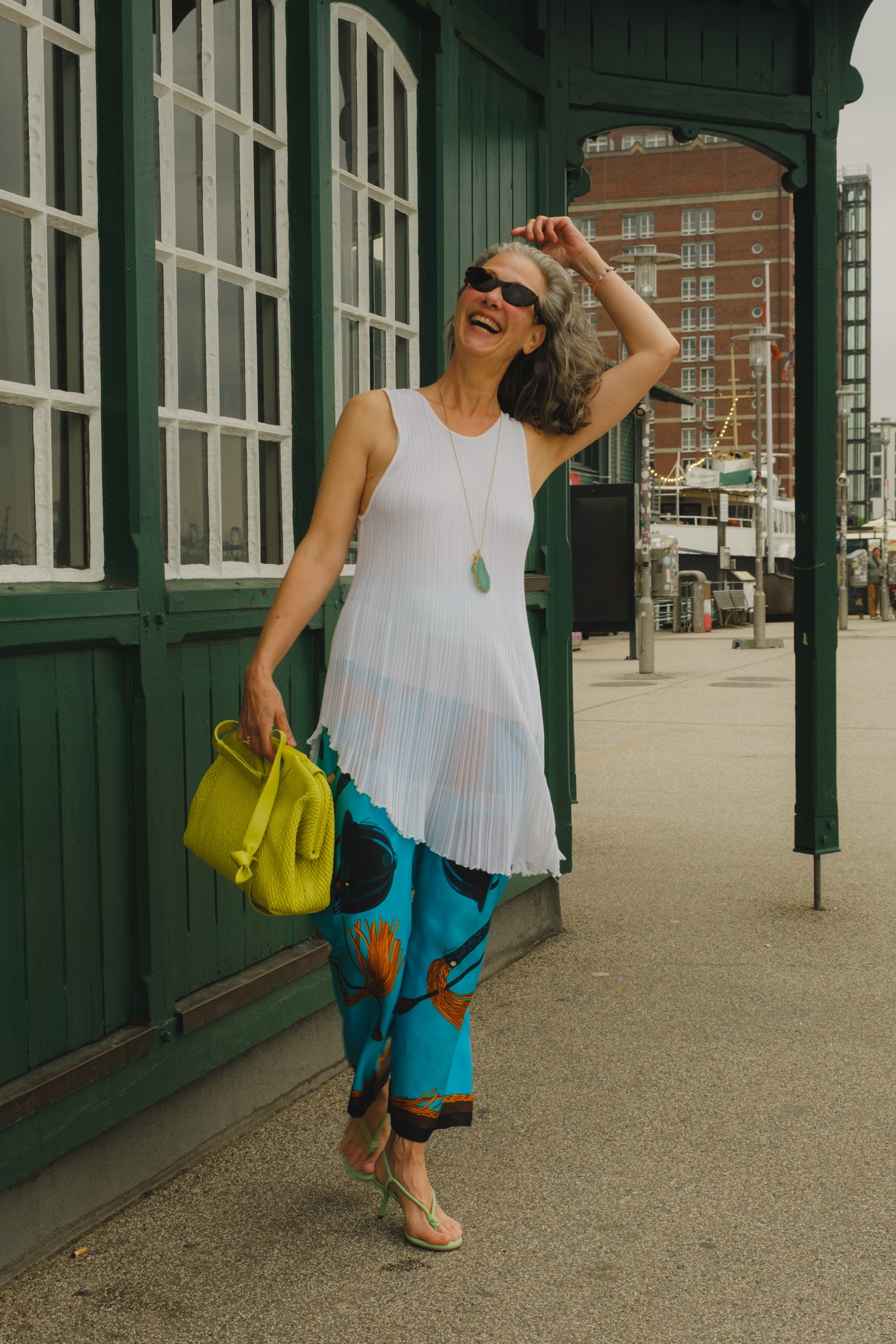 Victoria Beckham Sandaletten in Mint und Silber