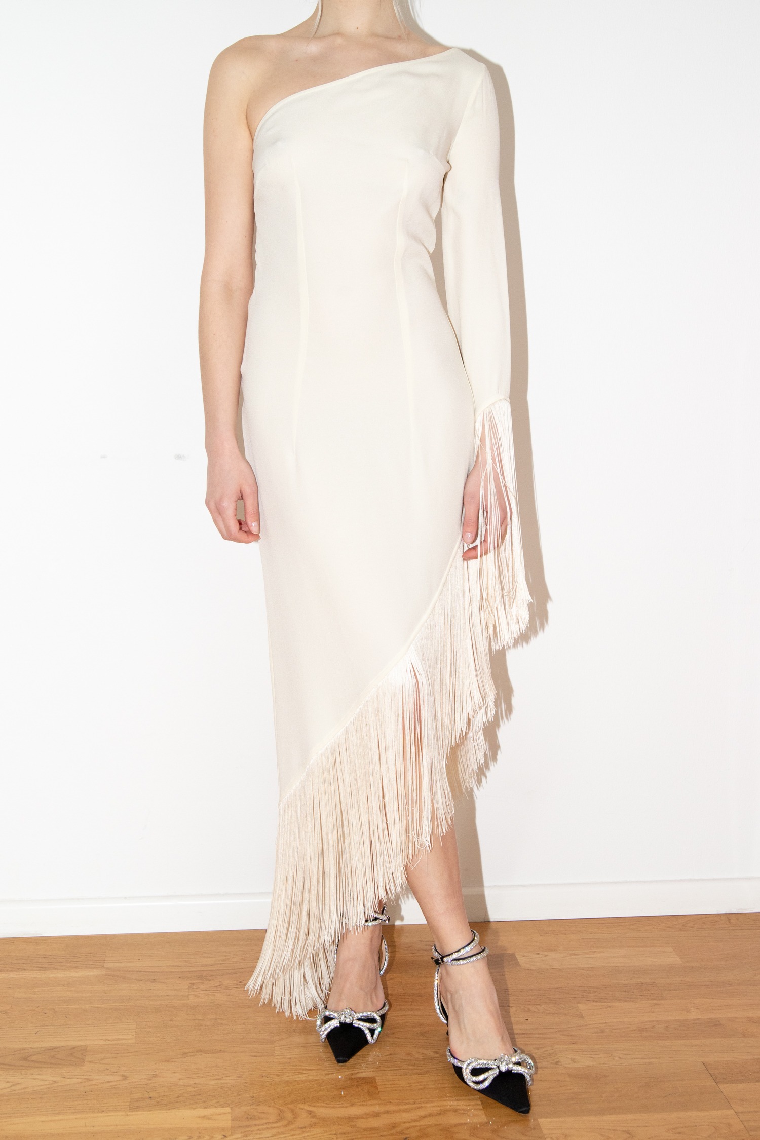 Taller Marmo "Aventador" One-Shoulder Kleid mit Fransen in Ecru
