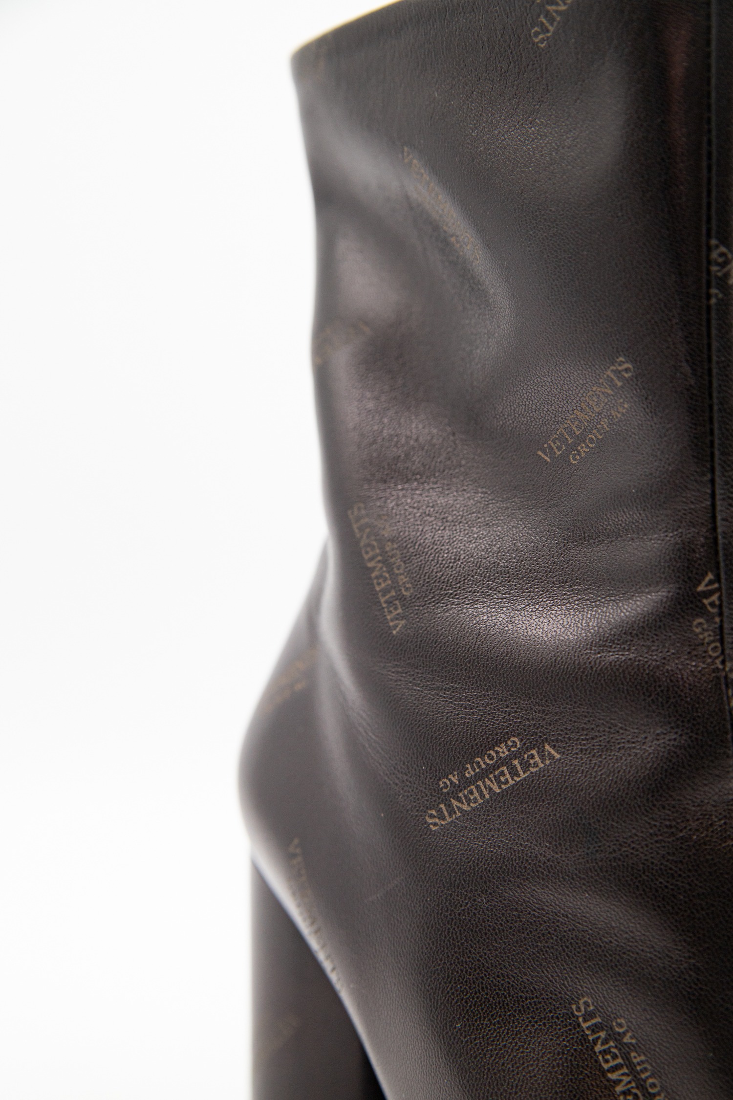 Vetements Stiefeletten in Schwarz