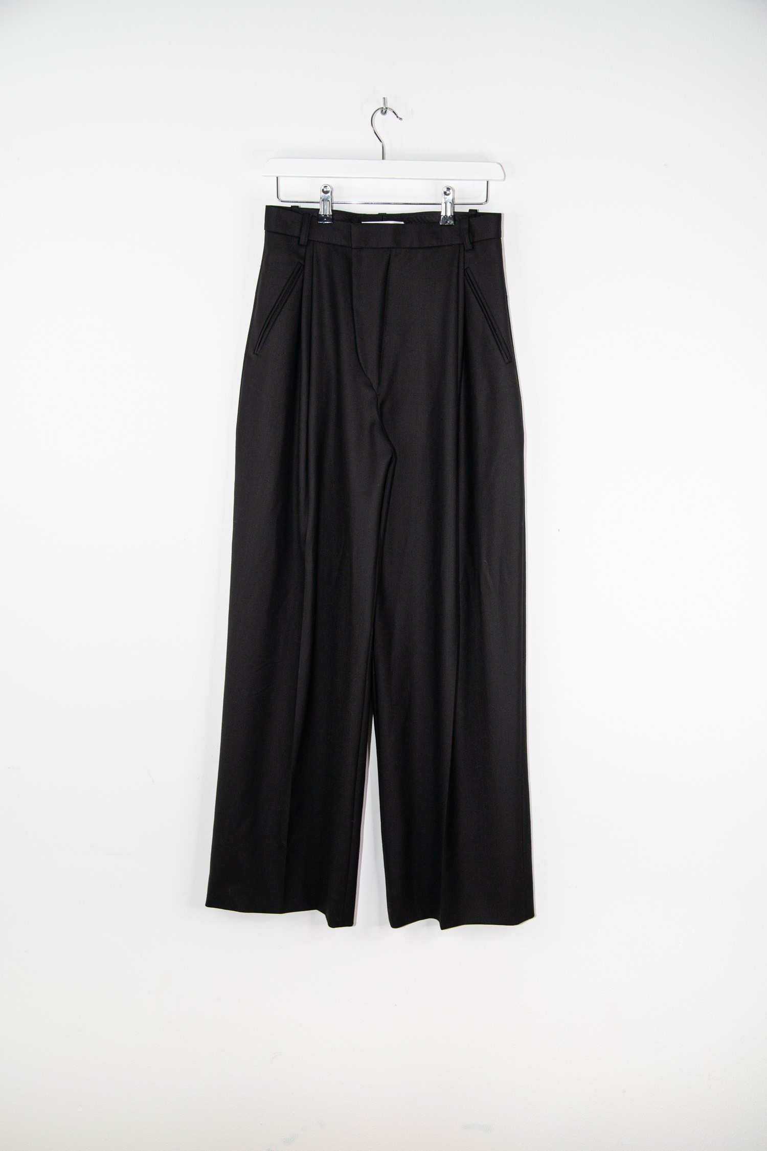 Victoria Beckham weite Stoffhose mit Abnähern in Schwarz