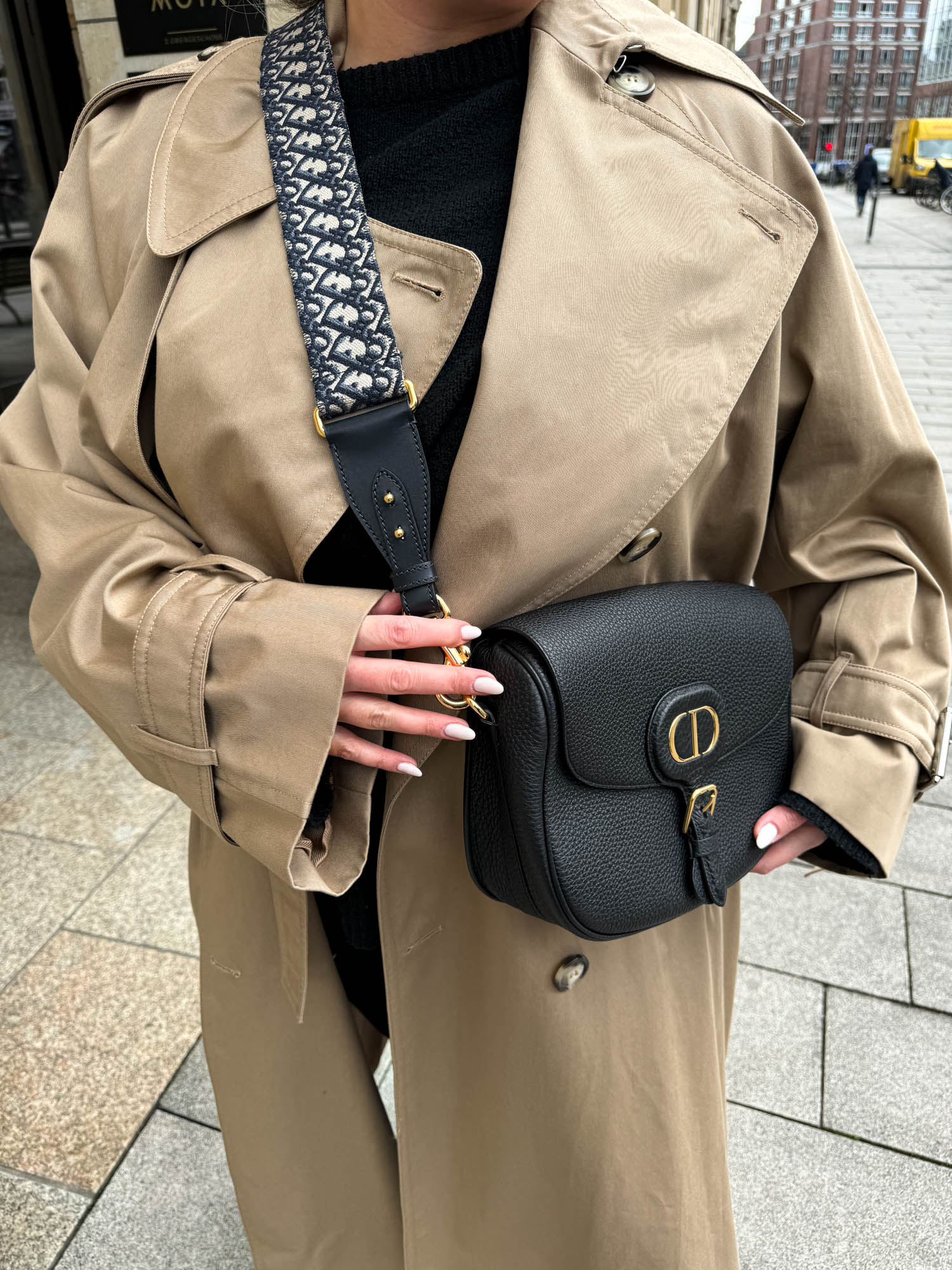 Dior "Bobby" Umhängetasche in Schwarz mit Monogram-Gurt