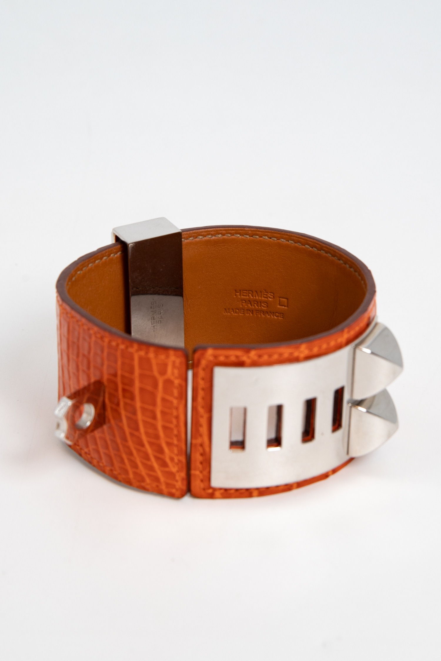 Hermès "Collier de Chien" Armreif aus Krokodilleder in Orange