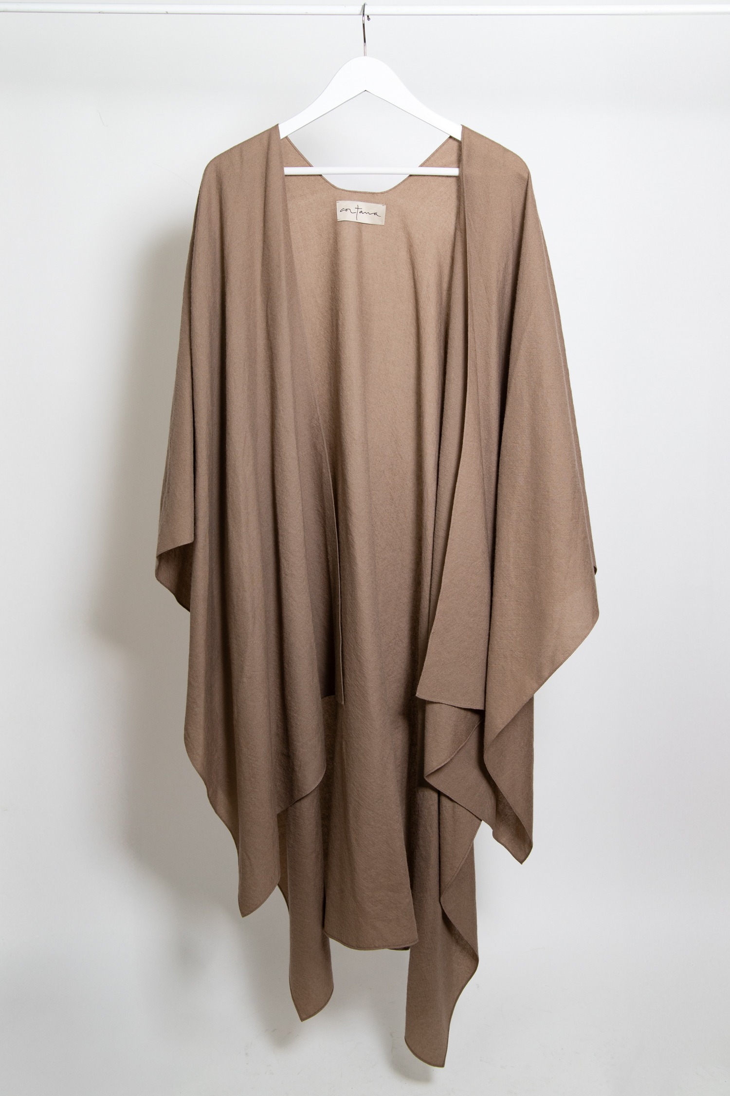 Cortana Set aus Rock und Cape in Beige