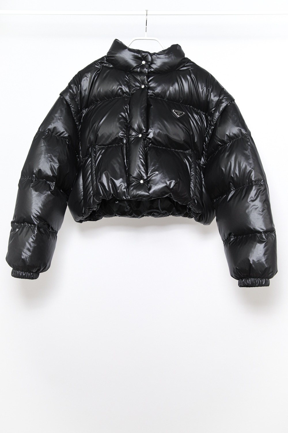 Prada kurze "Re-Nylon" Daunenjacke in Schwarz