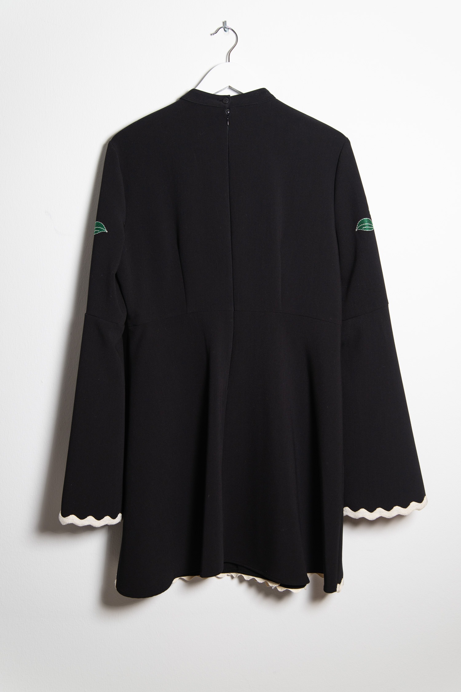 Vivetta weites Midikleid mit Blumenmotiven in Schwarz