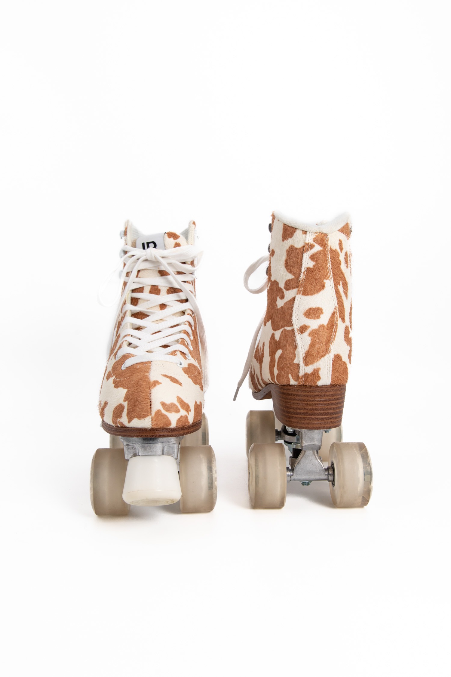 Intentionally Blank Rollschuhe in Kuh- Optik