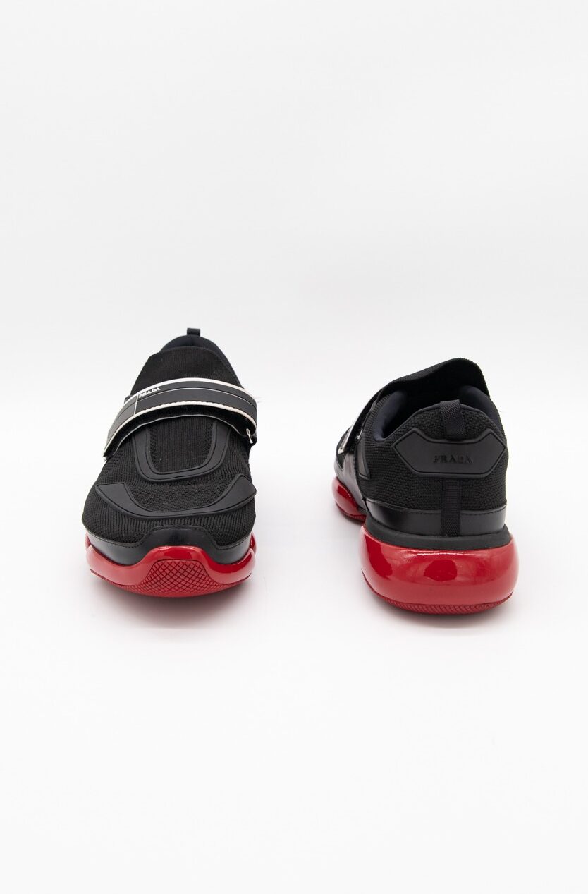 Prada "Cloudbust" Sneaker in Schwarz und Rot