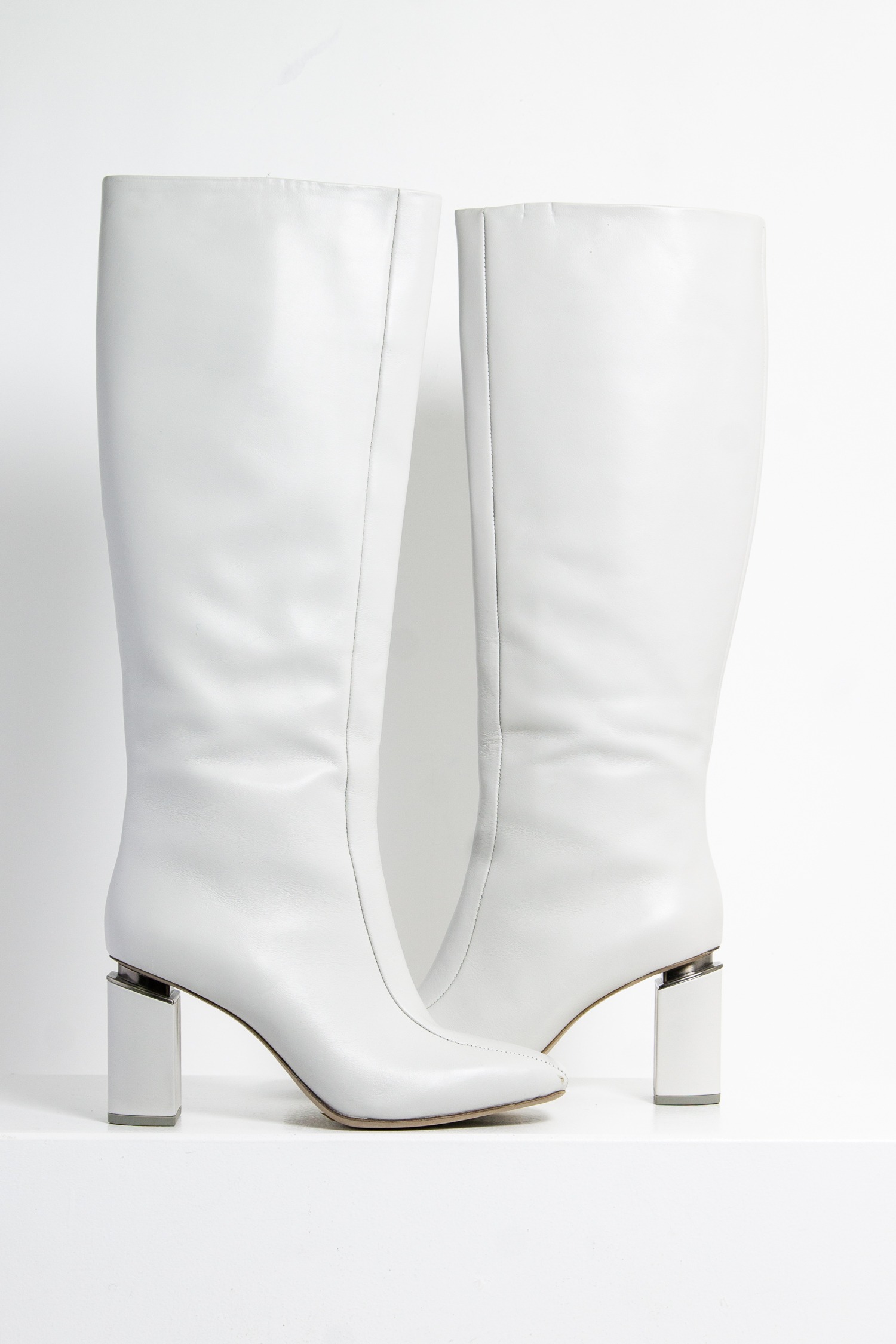 Vic Matie hellgraue Stiefel im 60ies Look