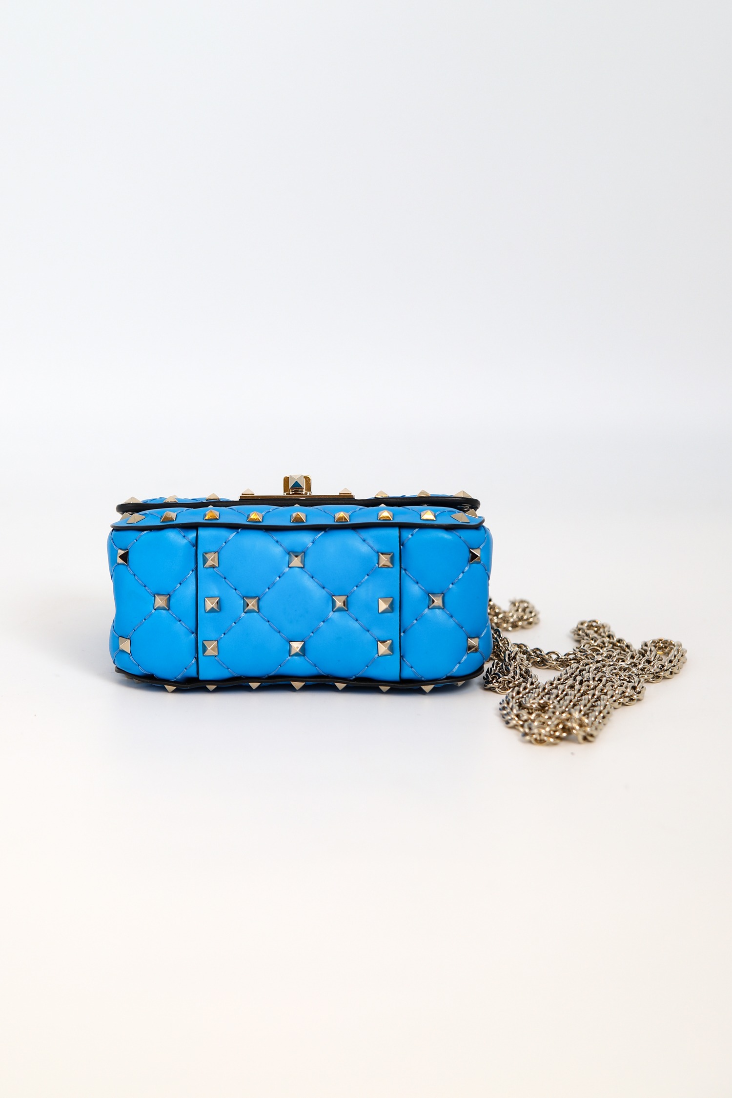 Valentino "Micro Rockstud Spike" Umhängetasche in Blau und Gold