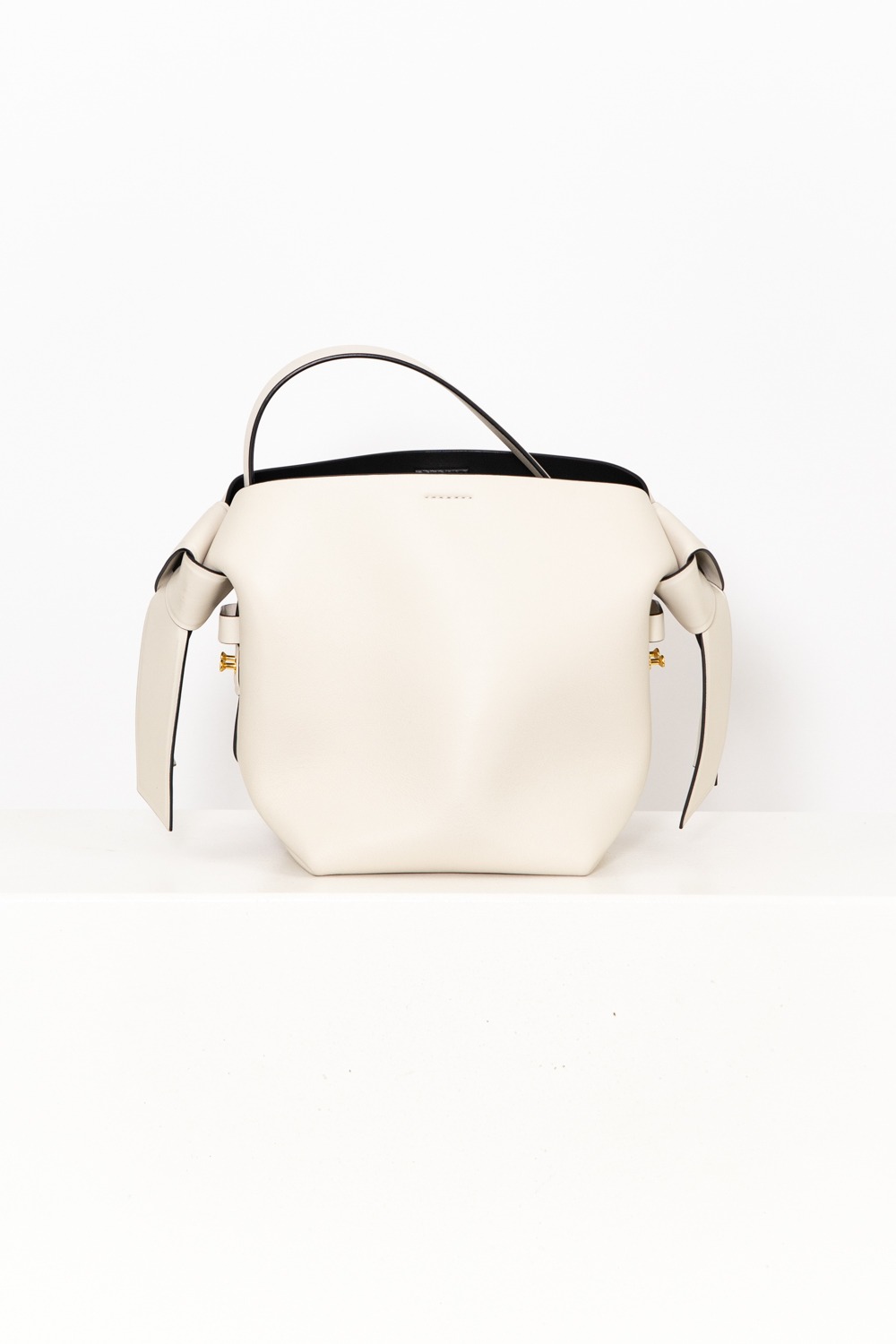 Acne Studios Umhängetasche in Ecru