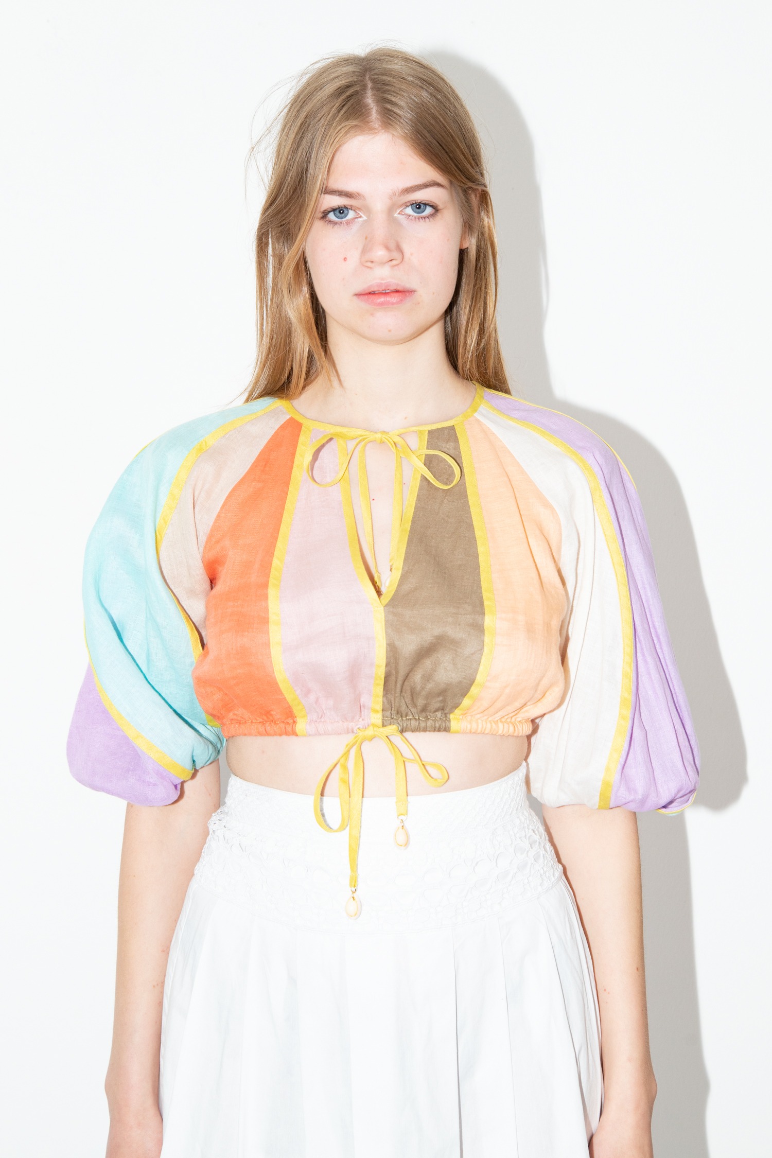 Zimmermann "Lola" kurze Leinen-Bluse in Bunt