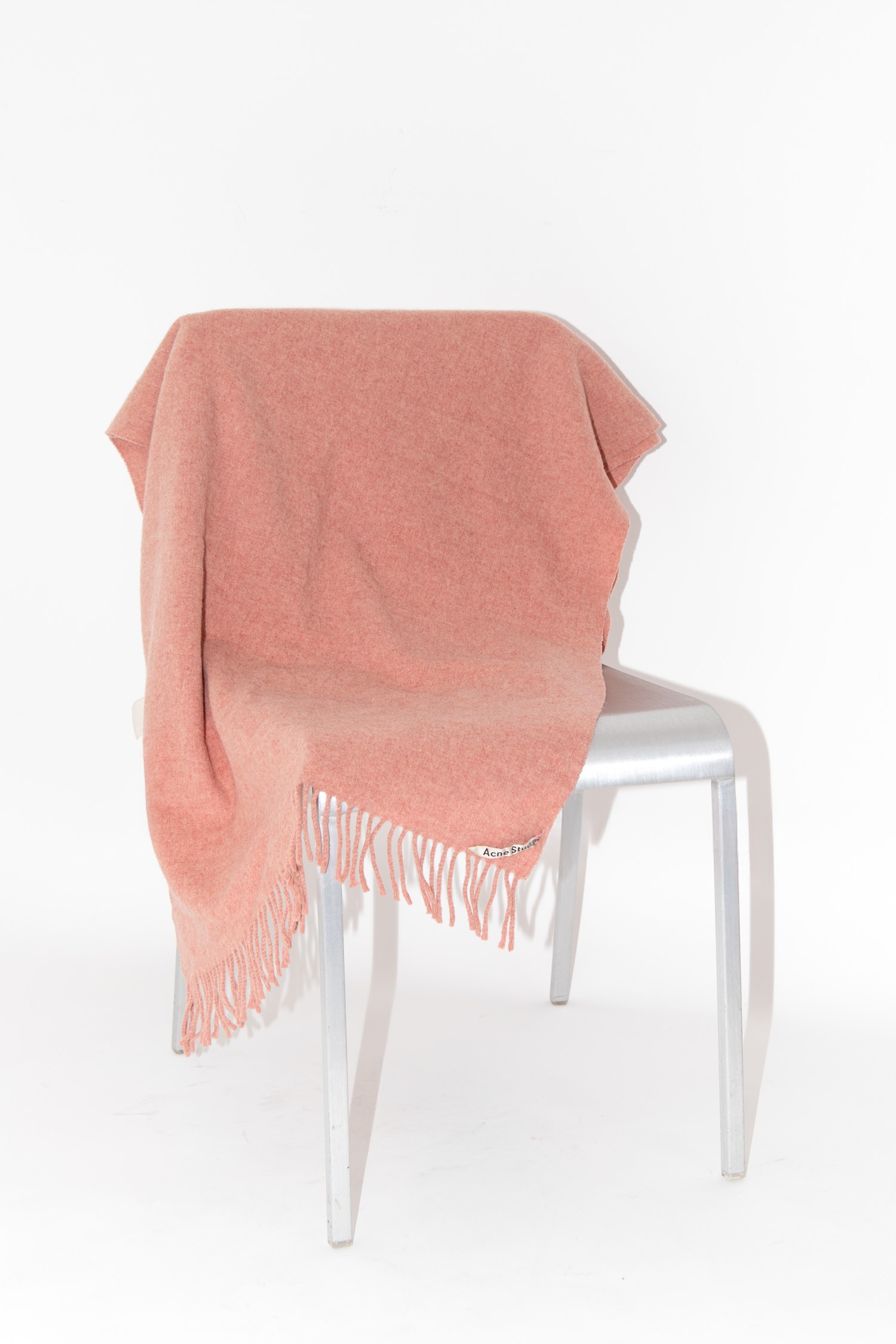 Acne Studios Schal mit Fransen in Lachs