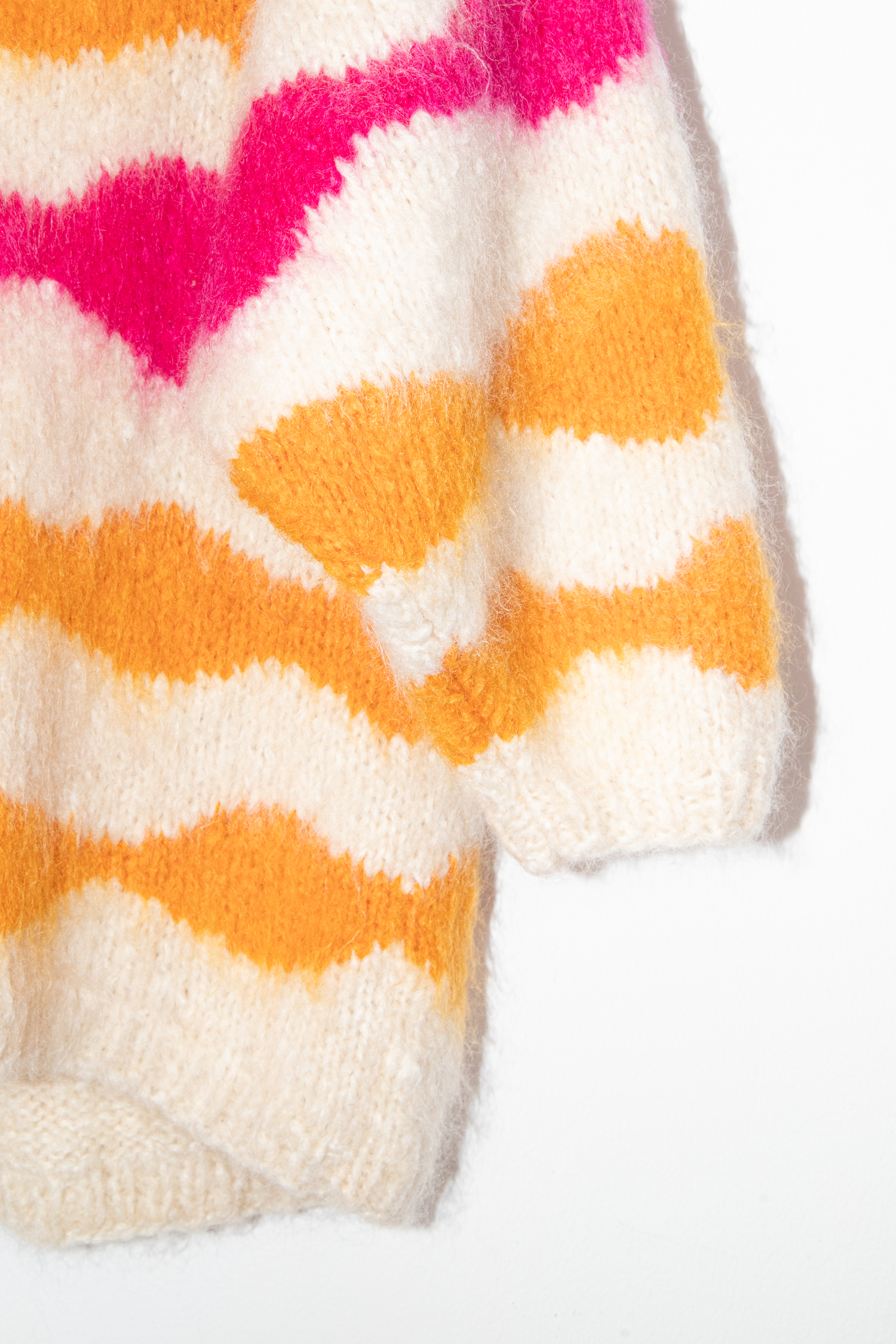 Agnona Oversized Pullover in Ecru, Orange und Pink