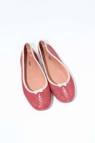 Alaïa Ballerinas in Bordeauxrot