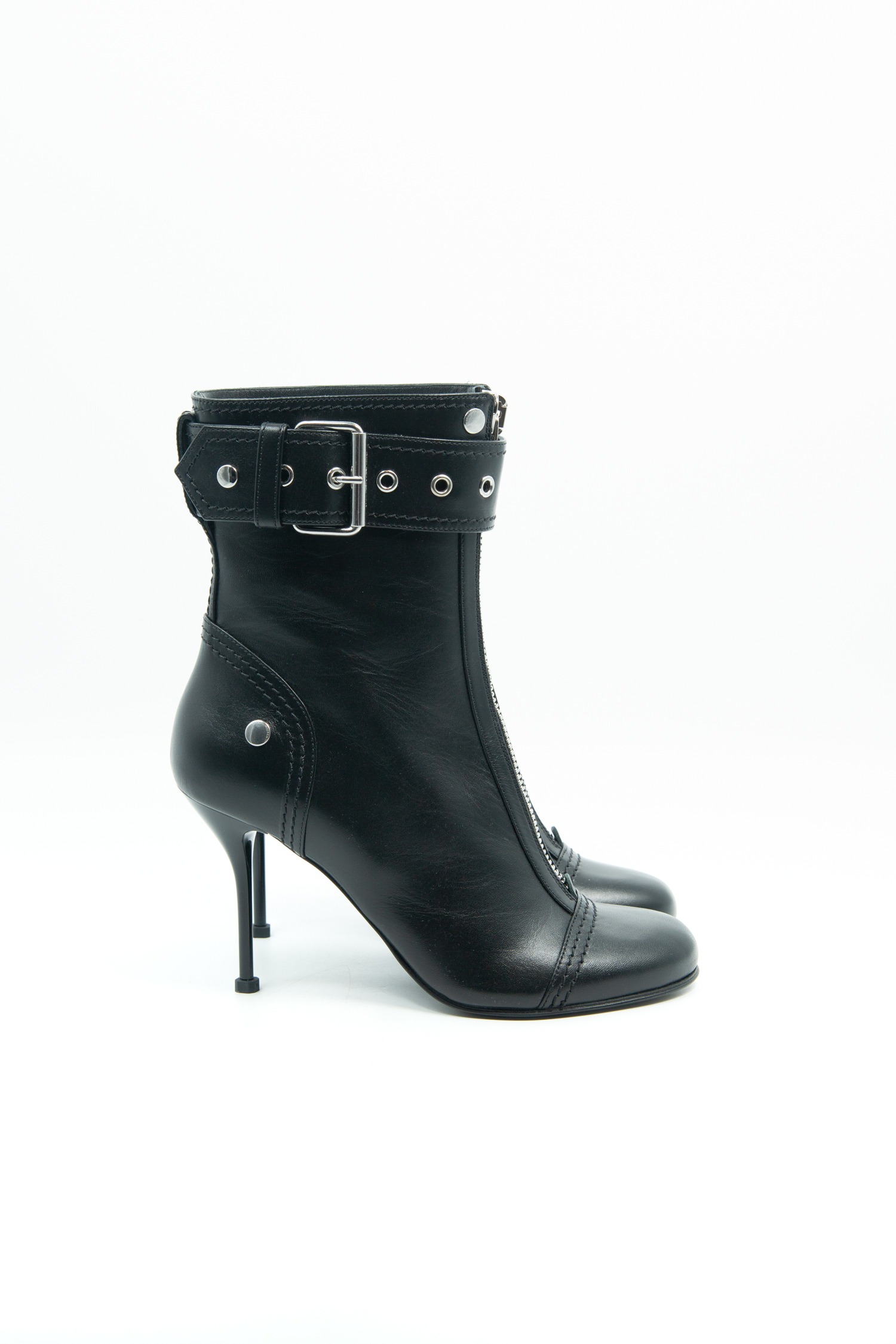 Alexander McQueen Stiefeletten aus Leder in Schwarz und Silber