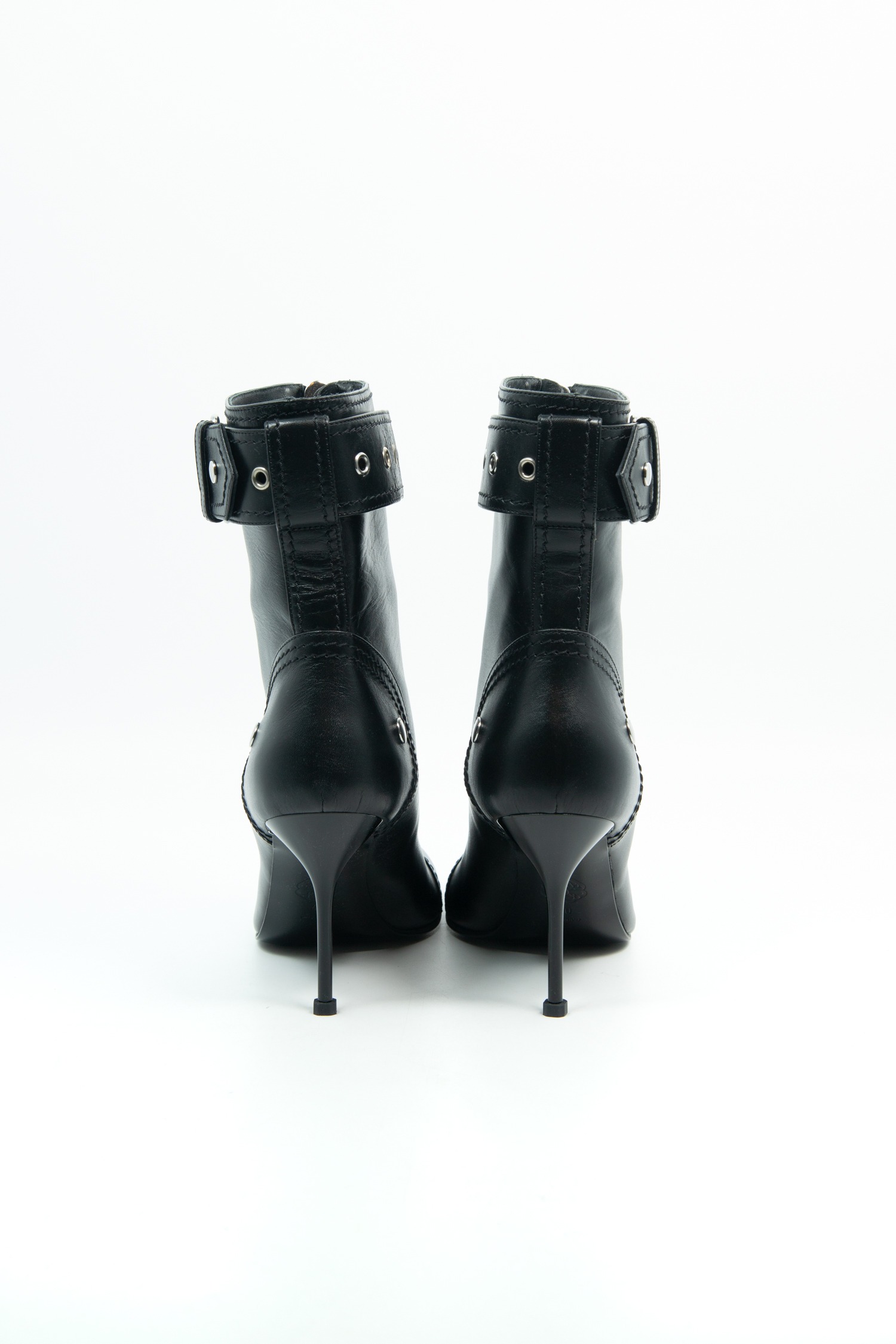 Alexander McQueen Stiefeletten aus Leder in Schwarz und Silber