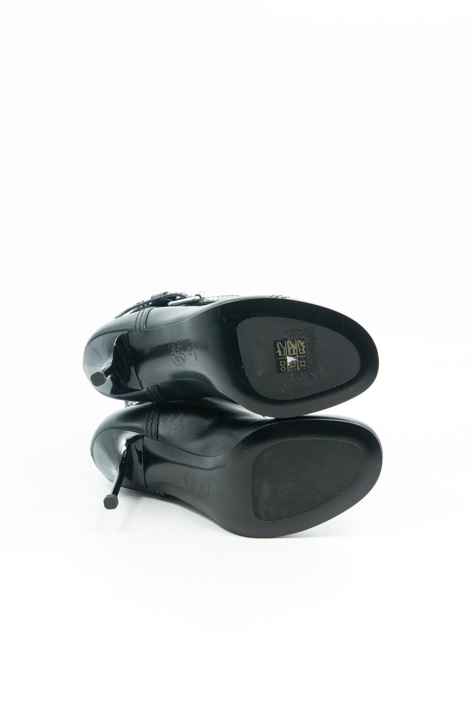 Alexander McQueen Stiefeletten aus Leder in Schwarz und Silber