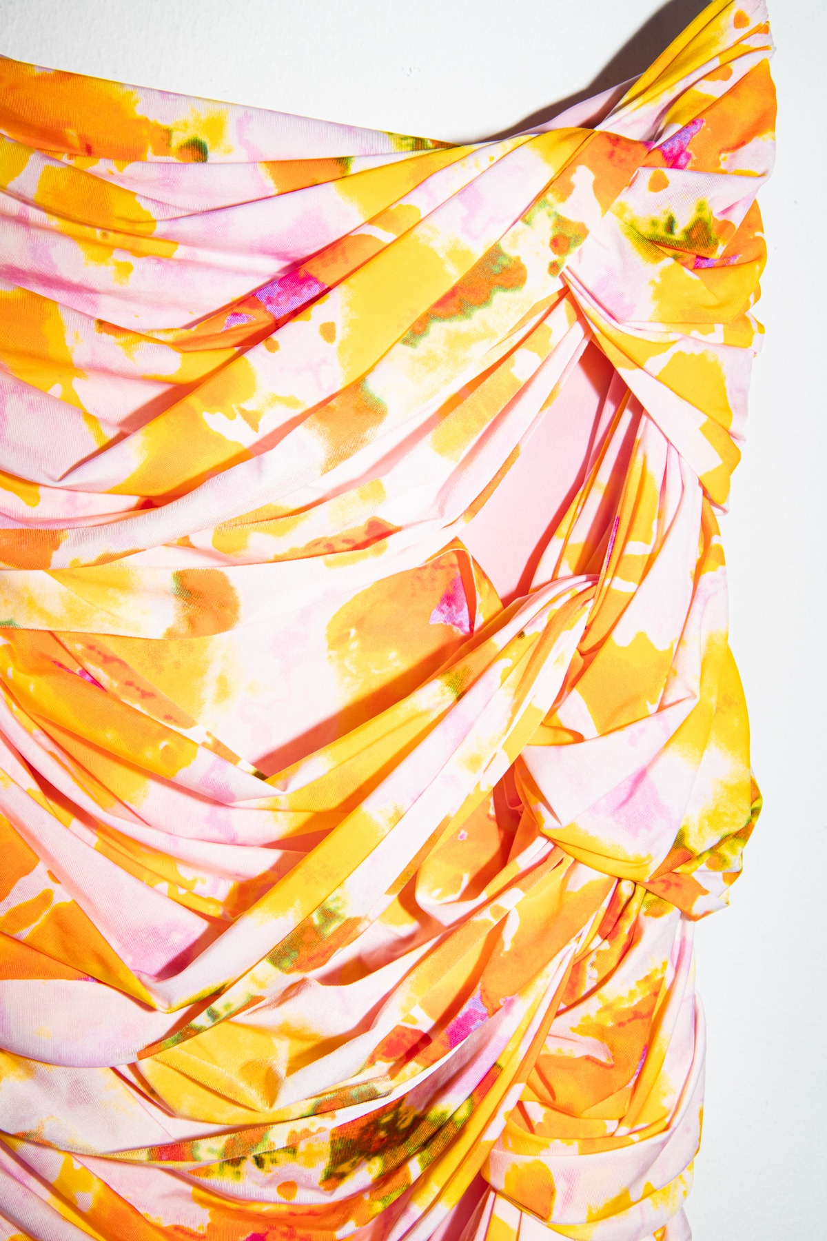 Alex Perry Minirock mit Muster in Rosa und Orange