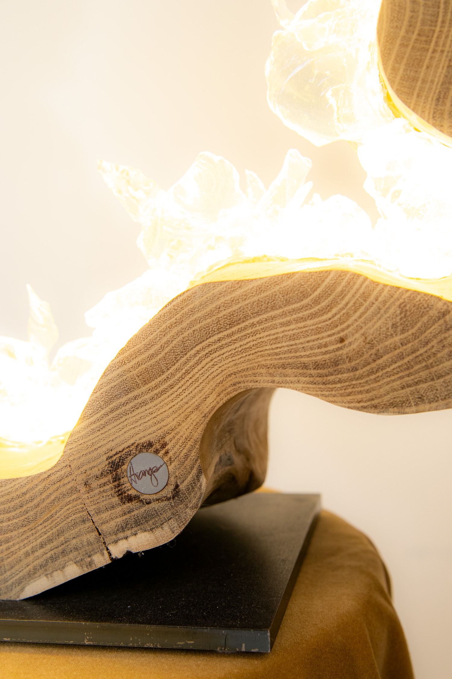 Arango "Ring 40" Tischlampe aus Holz und Glas