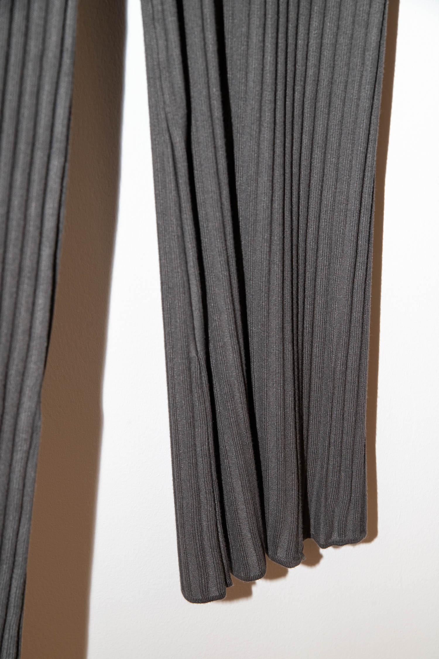 By Aylin Koenig Rippstrick Hose