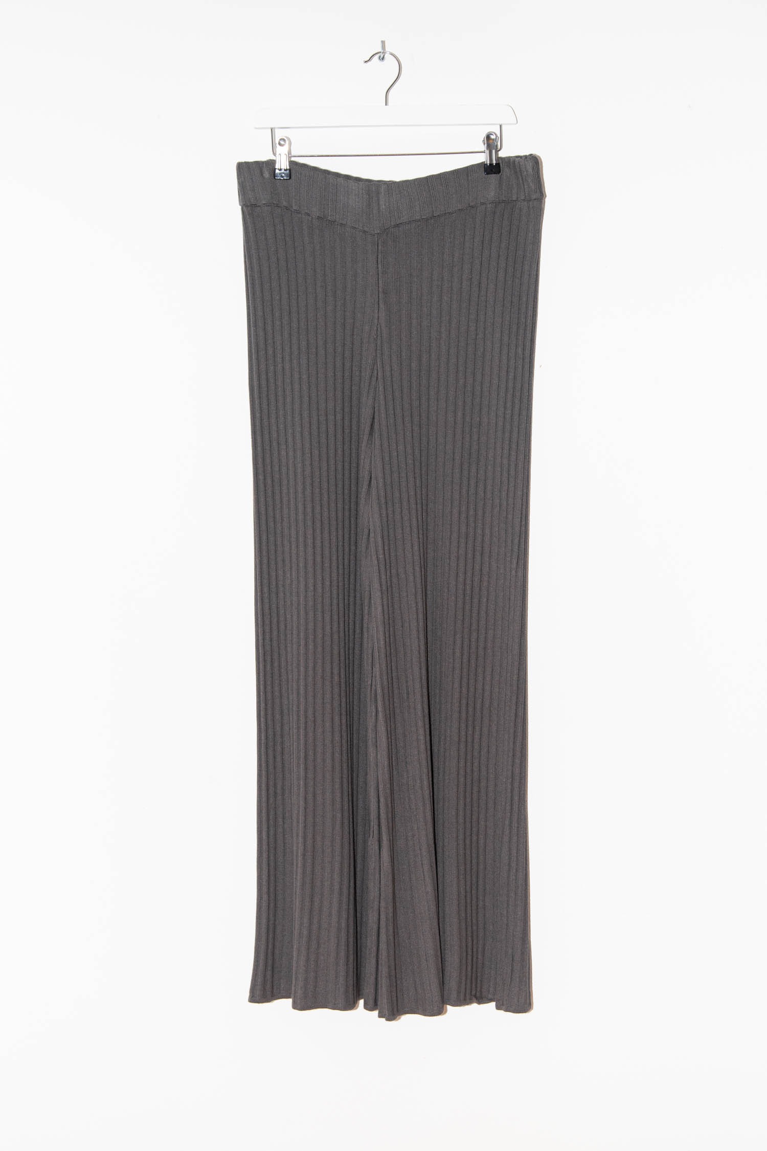 By Aylin Koenig Rippstrick Hose