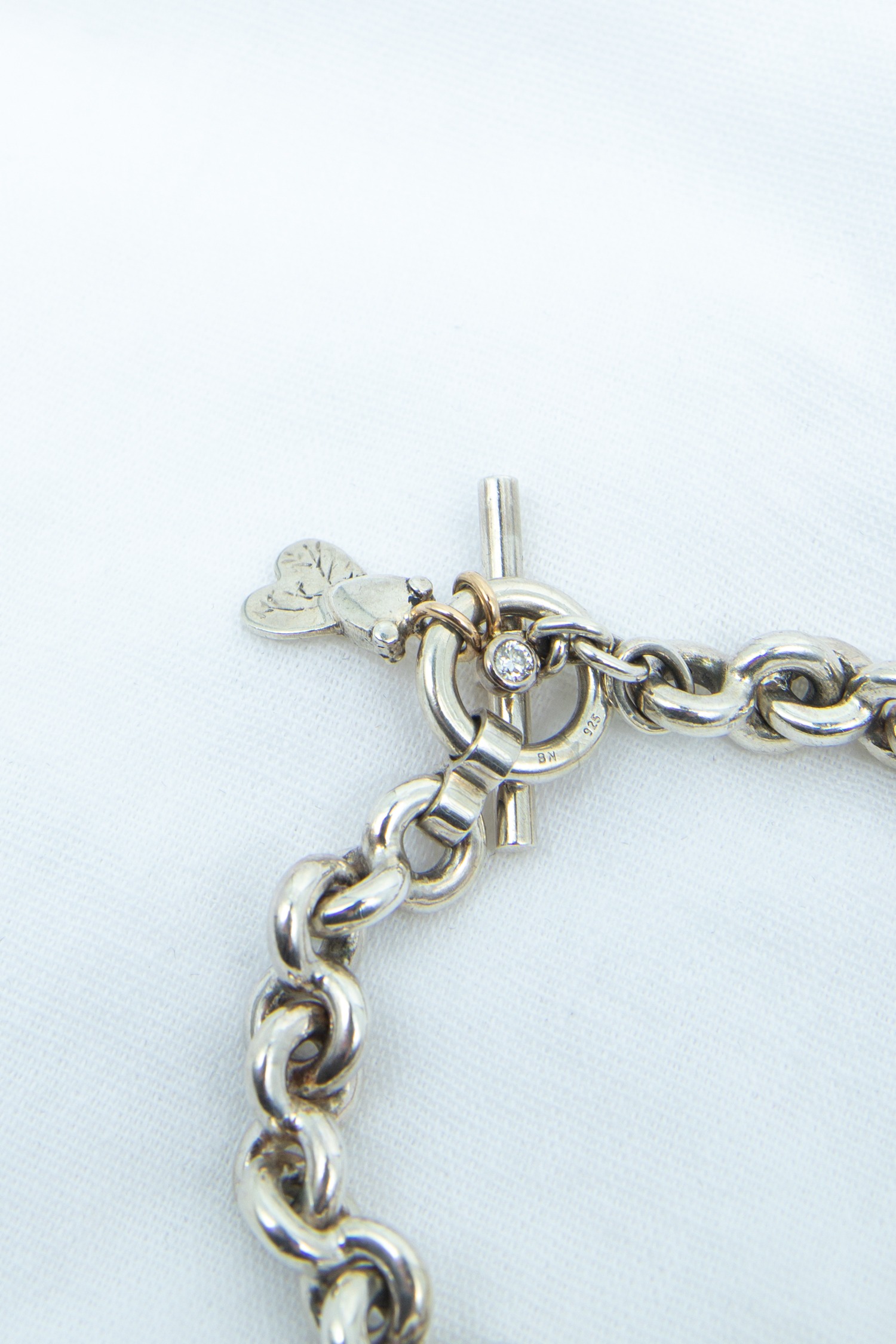 Botho Nickel Gliederarmband mit Fliegenanhänger